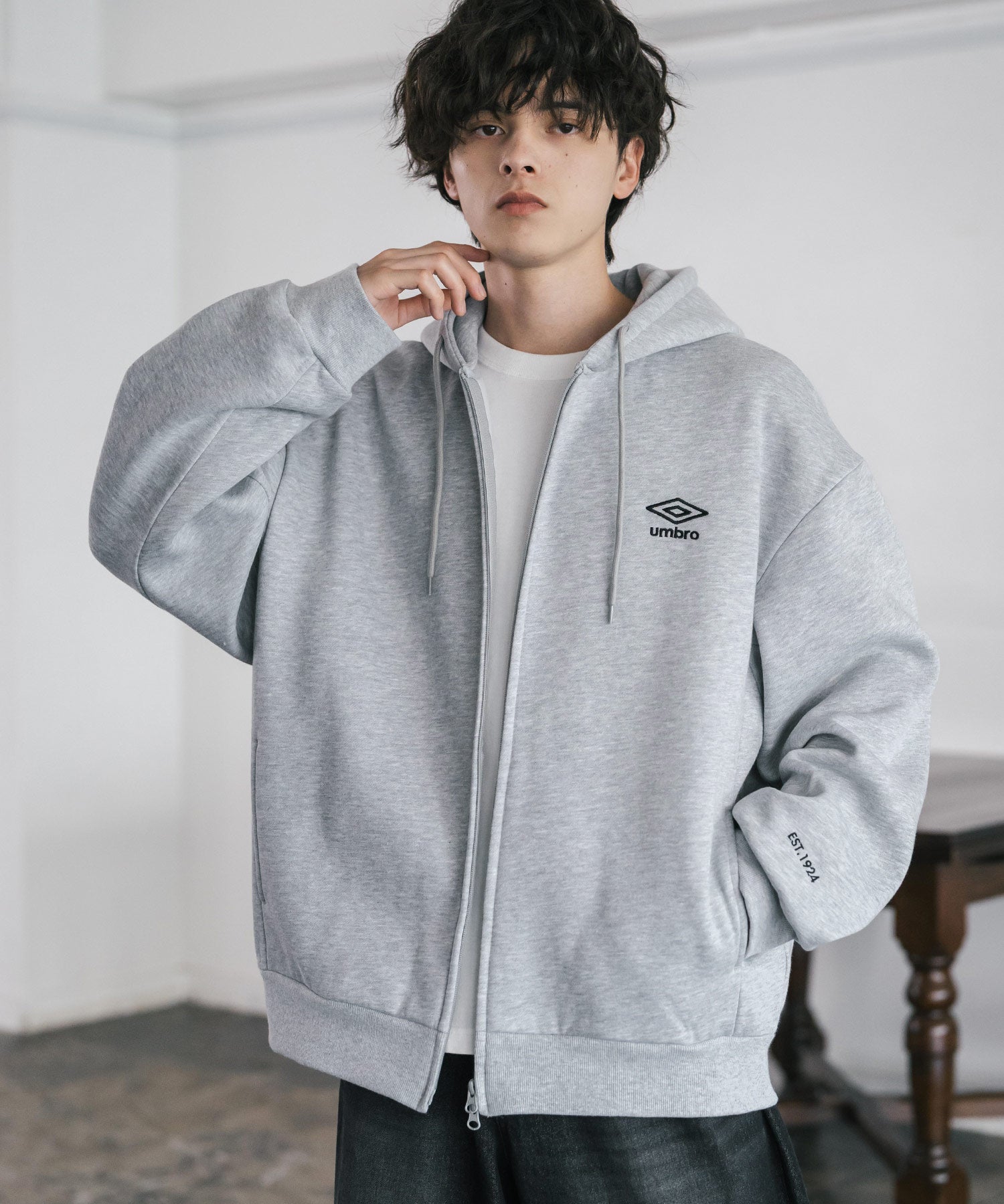 UMBRO 別注コラボオーバーサイズ裏起毛ワンポイントロゴ刺繍フルジップパーカー 14943