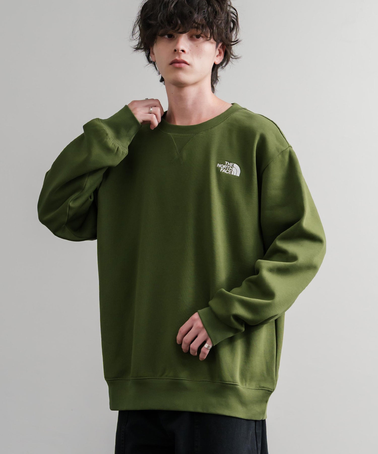 THE NORTH FACE ザ・ノースフェイス MEN S ESSENTIAL CREW 裏起毛ワンポイントロゴ刺繍長袖スウェット 15353