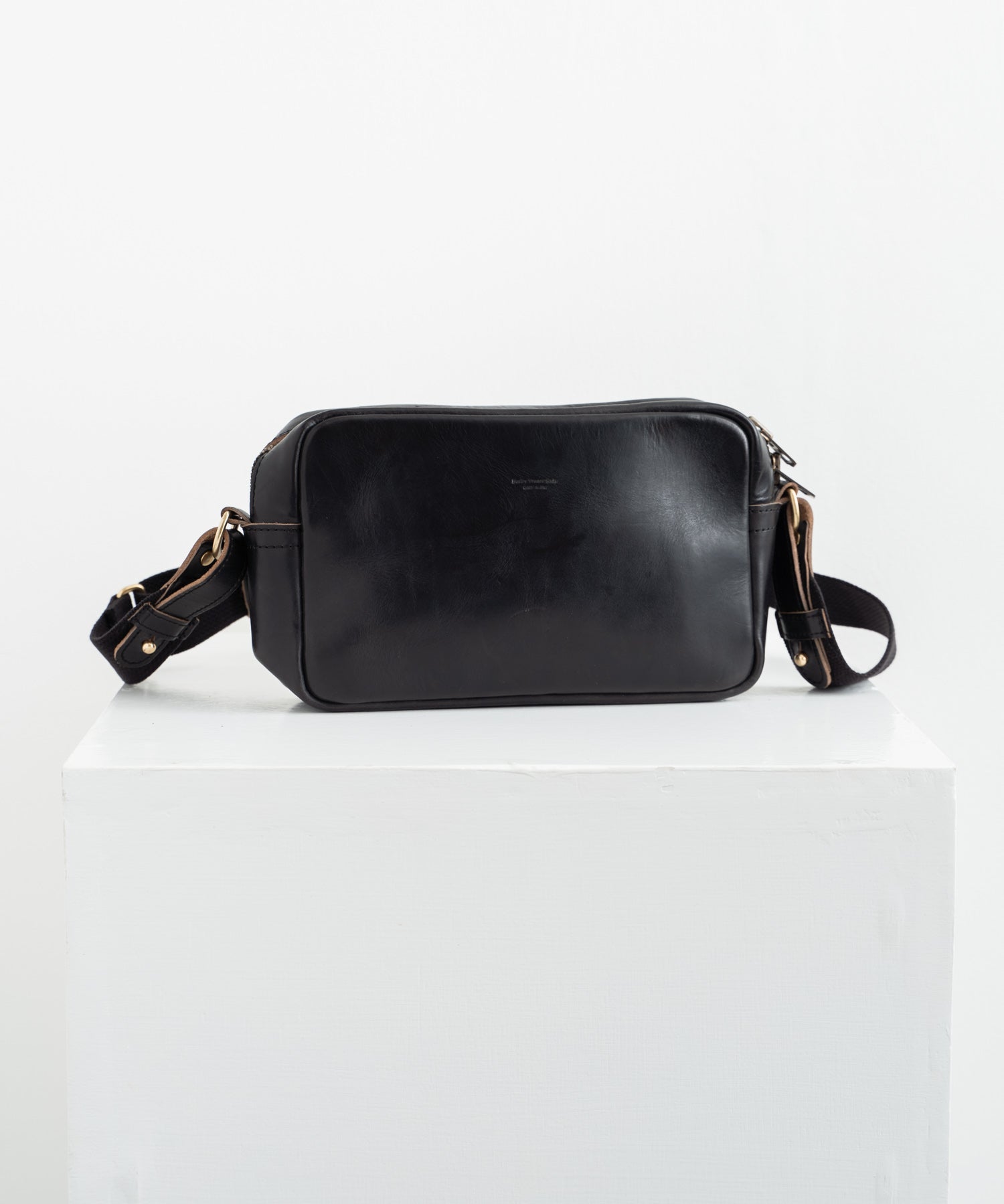 Butler Verner Sails バトラーバーナーセイルズ 日本製 国産牛革スクエアショルダーバッグ JA-1712-2 4065