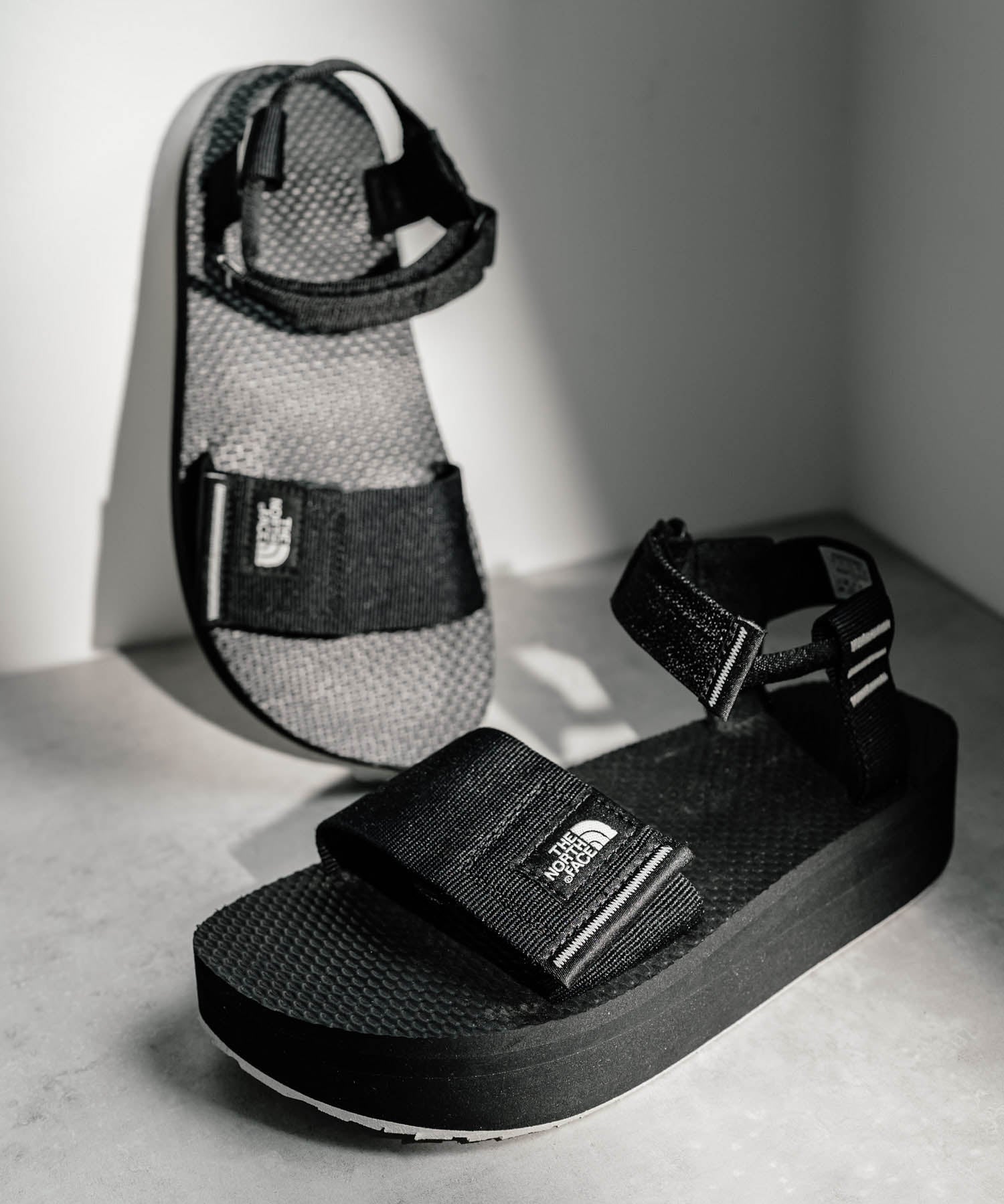 THE NORTH FACE W SKEENA SANDAL PLATFORM オンライン限定 ワンポイントロゴボリュームソール厚底スポーツサンダル 16220