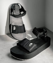 THE NORTH FACE W SKEENA SANDAL PLATFORM オンライン限定 ワンポイントロゴボリュームソール厚底スポーツサンダル 16220