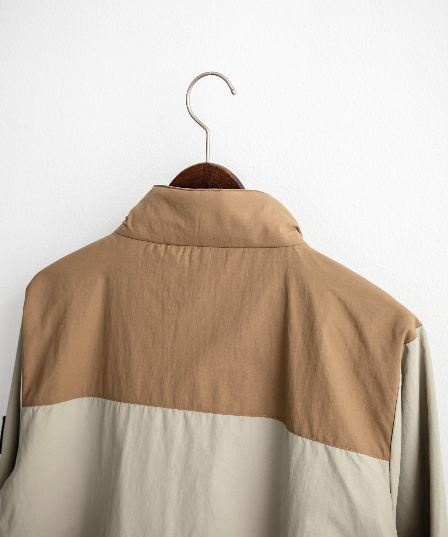 ROCAWEAR】ロカウェア 背面ロゴ スタジャン ブルゾン L相当 ベージュ