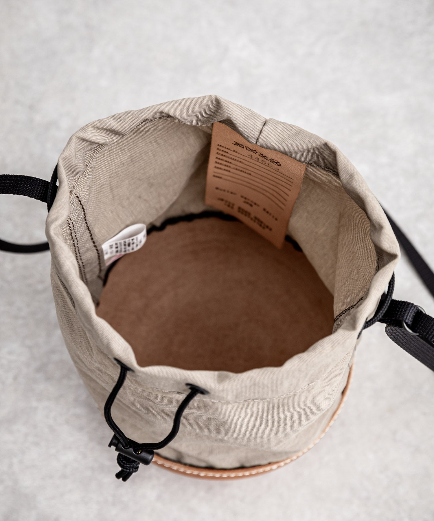 Butler Verner Sails バトラーバーナーセイルズ 日本製/国産 モールドレザー×シワ加工ナイロン巾着ショルダー JA-2865 13793