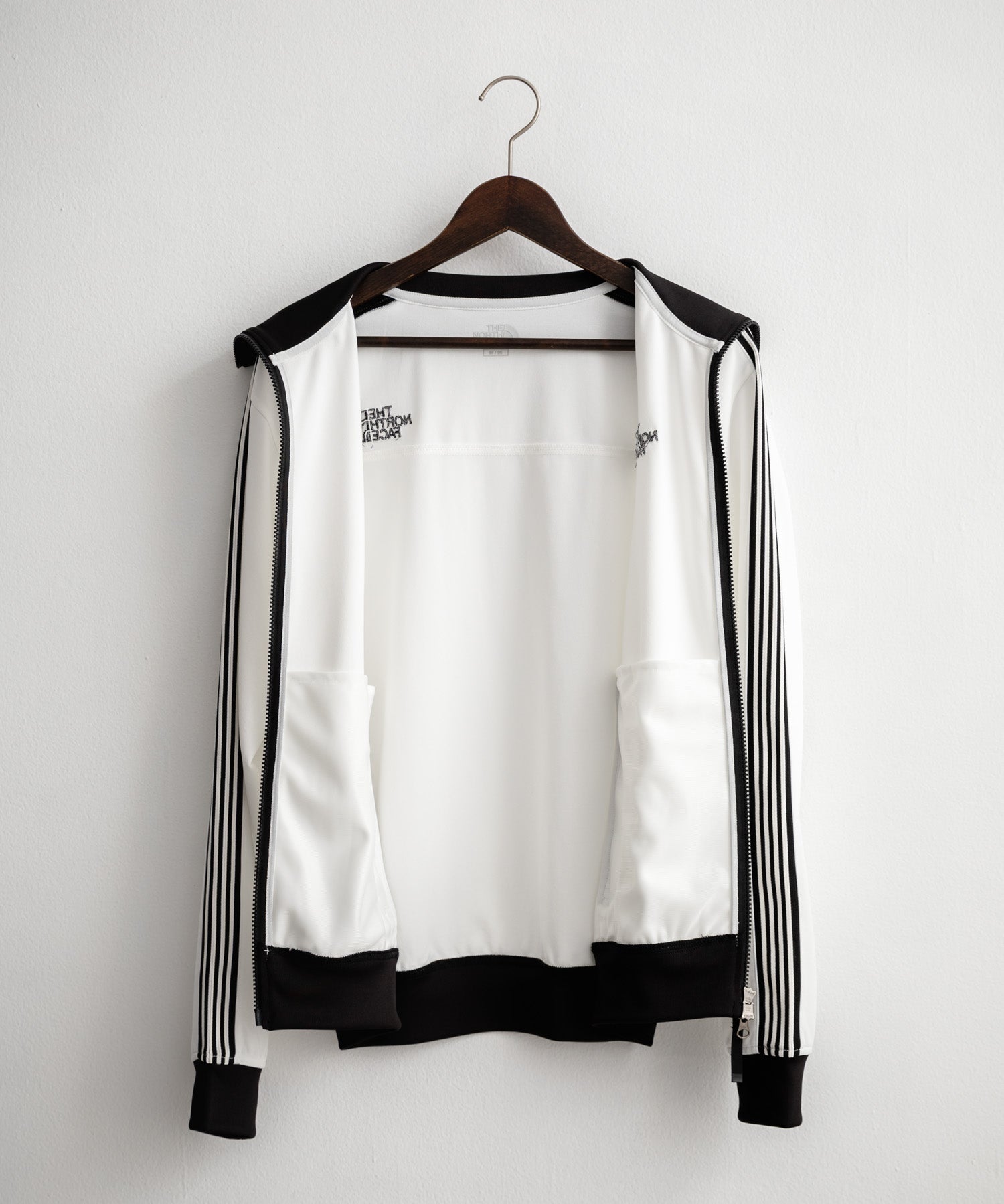 日本未展開モデル THE NORTH FACE ザ・ノースフェイス WHITE LABEL ホワイトレーベル TNF TRACK JACKET ワンポイントロゴ刺繍トラックジャケット 15574