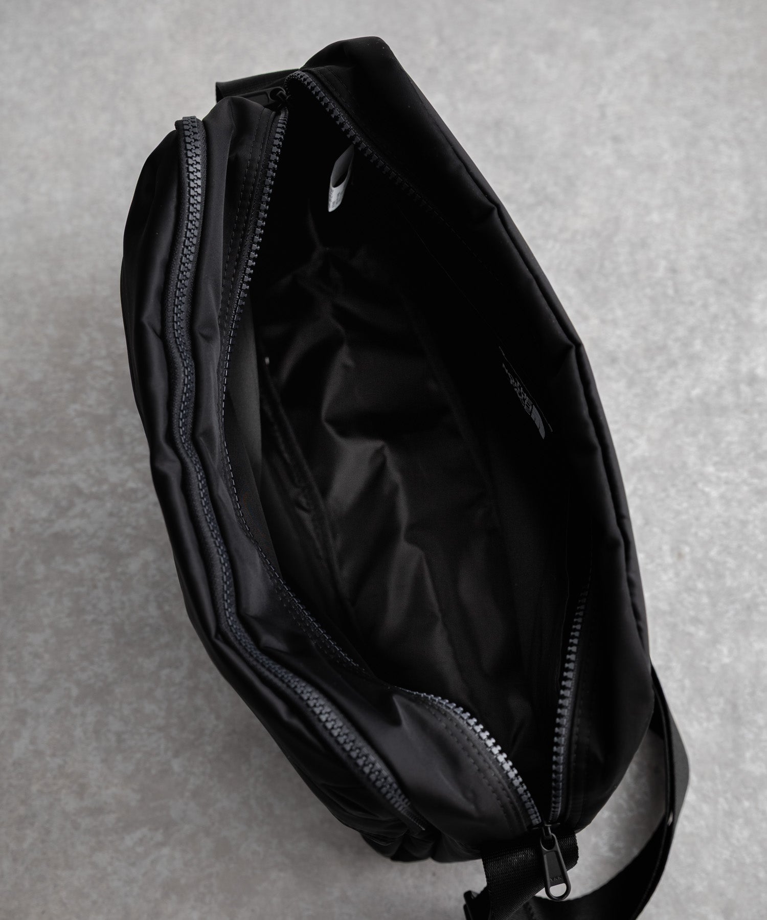 THE NORTH FACE ザ・ノースフェイス TRAVEL CROSS BAG L トラベルクロスバッグ/ショルダーバッグ 16013