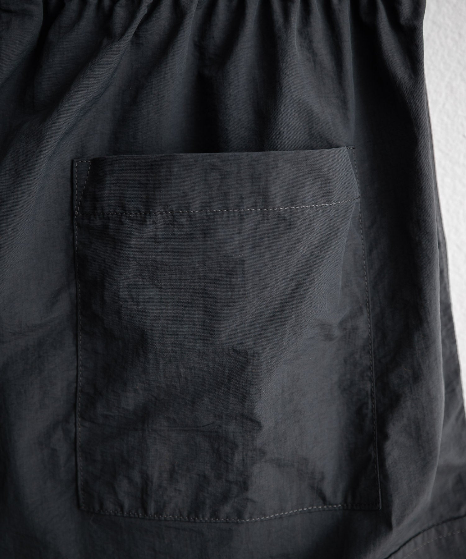 UMBRO アンブロ 別注コラボ 膝下丈 ワンポイントロゴ刺繍ナイロンワイドカーゴハーフパンツ 15348