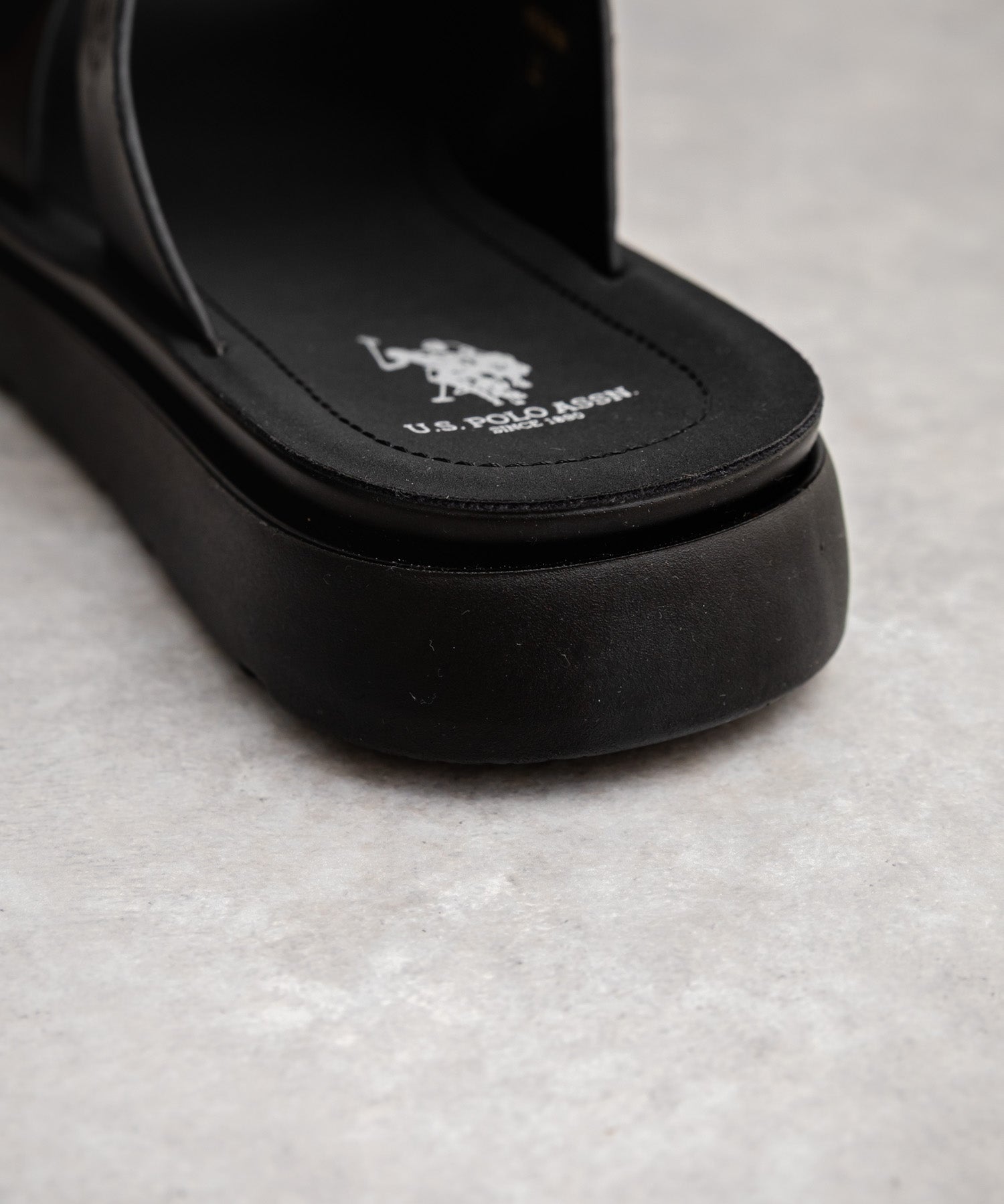 新色追加 U.S. POLO ASSN. ユーエスポロアッスン ワンポイントロゴ入りフェイクレザーワンベルトバックルサンダル 14692