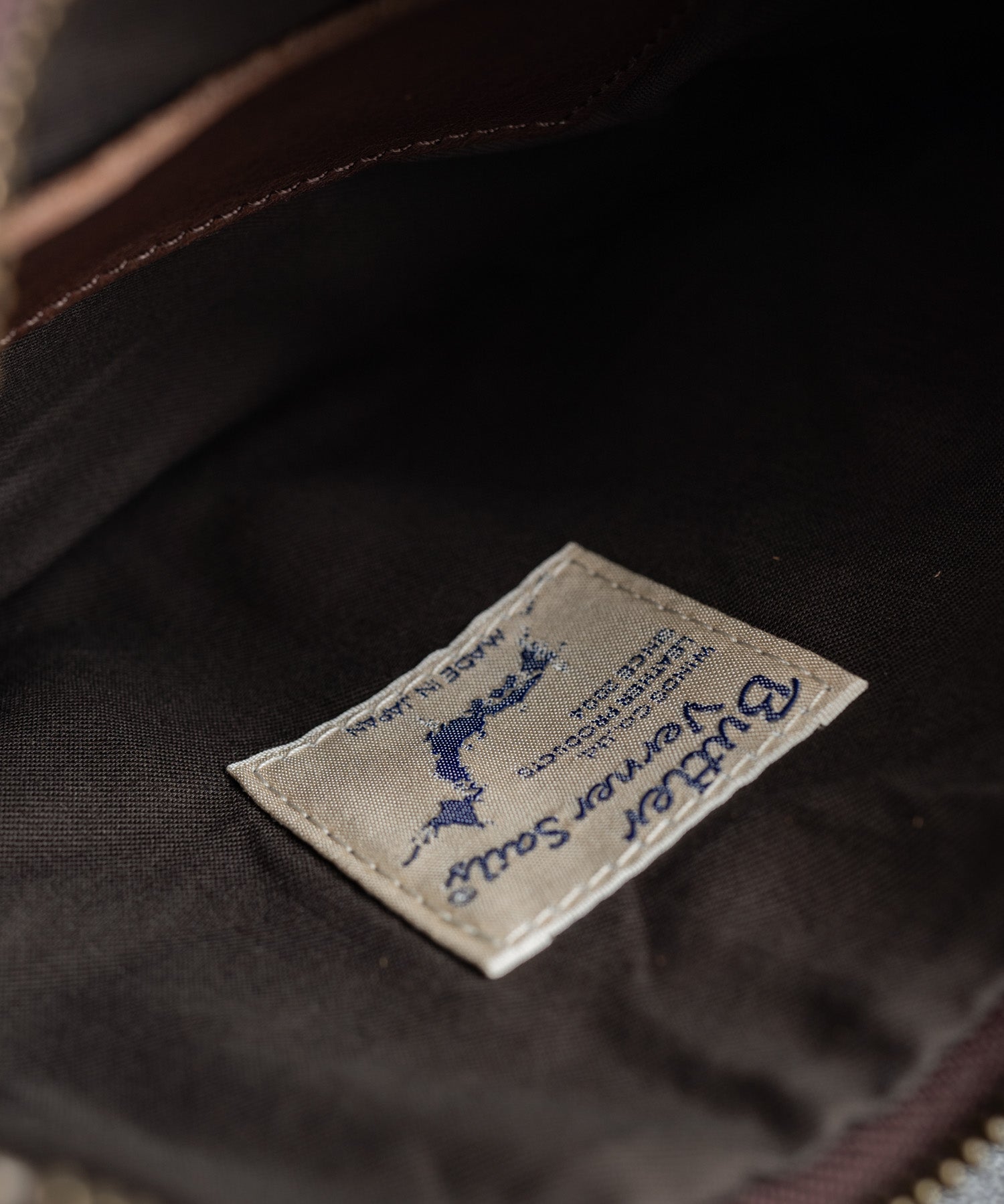 Butler Verner Sails バトラーバーナーセイルズ 日本製 国産ヌメ革レザー捻りシャックルミニショルダーバッグ JA-1713-2 4064