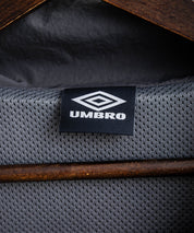UMBRO アンブロ オーバーサイズパイピングナイロンジャケット/バックプリントトラックジャケット 16393【セットアップ可能】