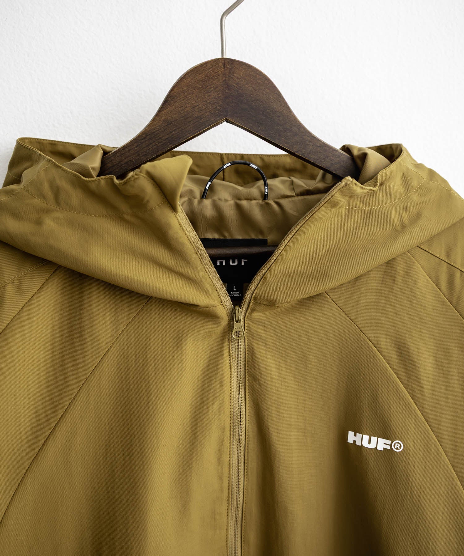 HUF ハフ ALL CAPS SHELL JACKET オーバーサイズラグランスリーブナイロンジャケット 15017