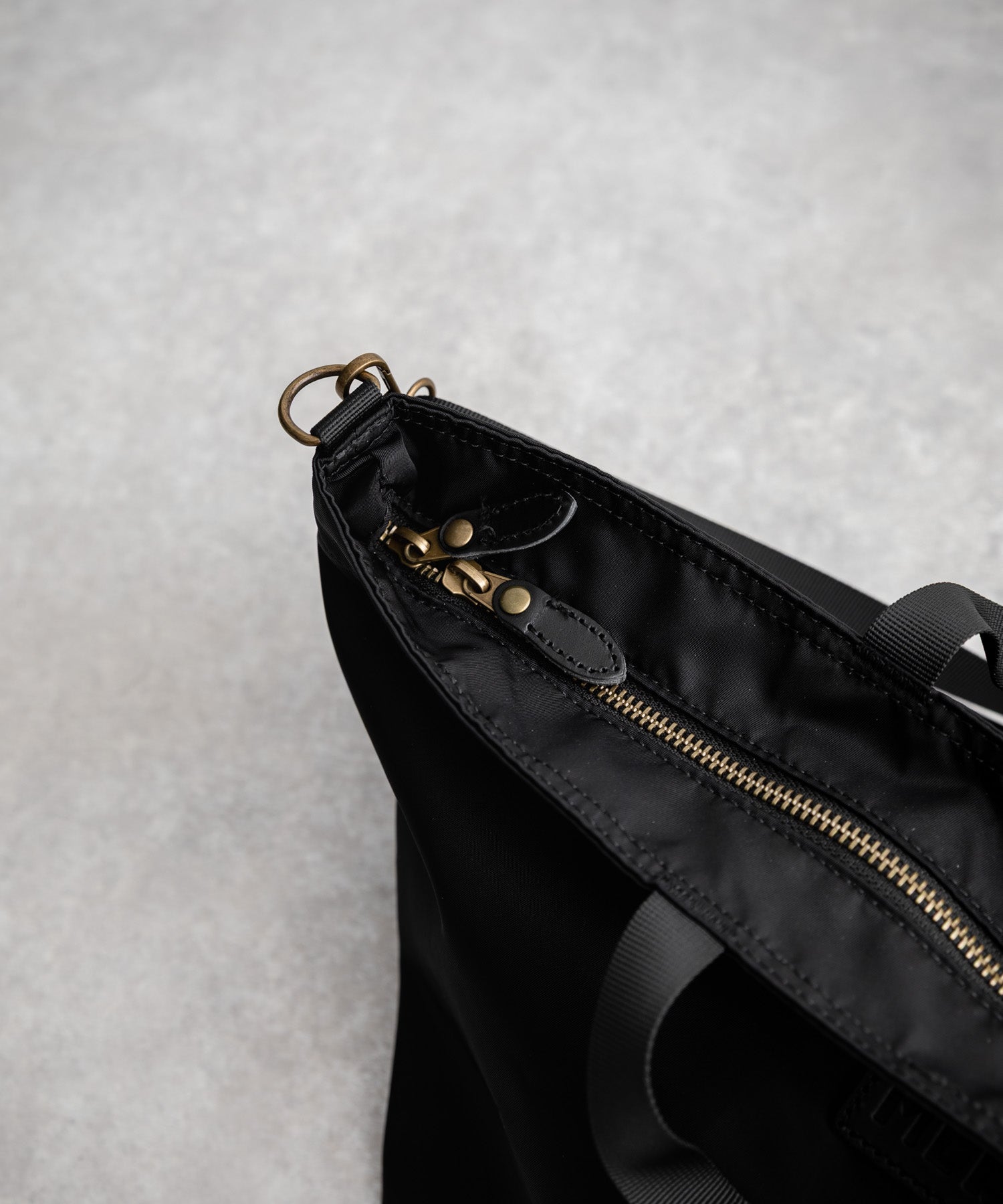 MEI TOTEBAG M ロゴプレート2WAYトートショルダーバッグ 16197