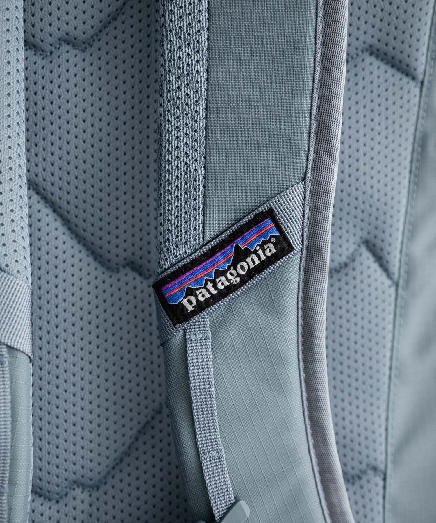Patagonia パタゴニア REFUGIO DAY PACK 26L A4収納可能大容量リュック/バックパック 16148