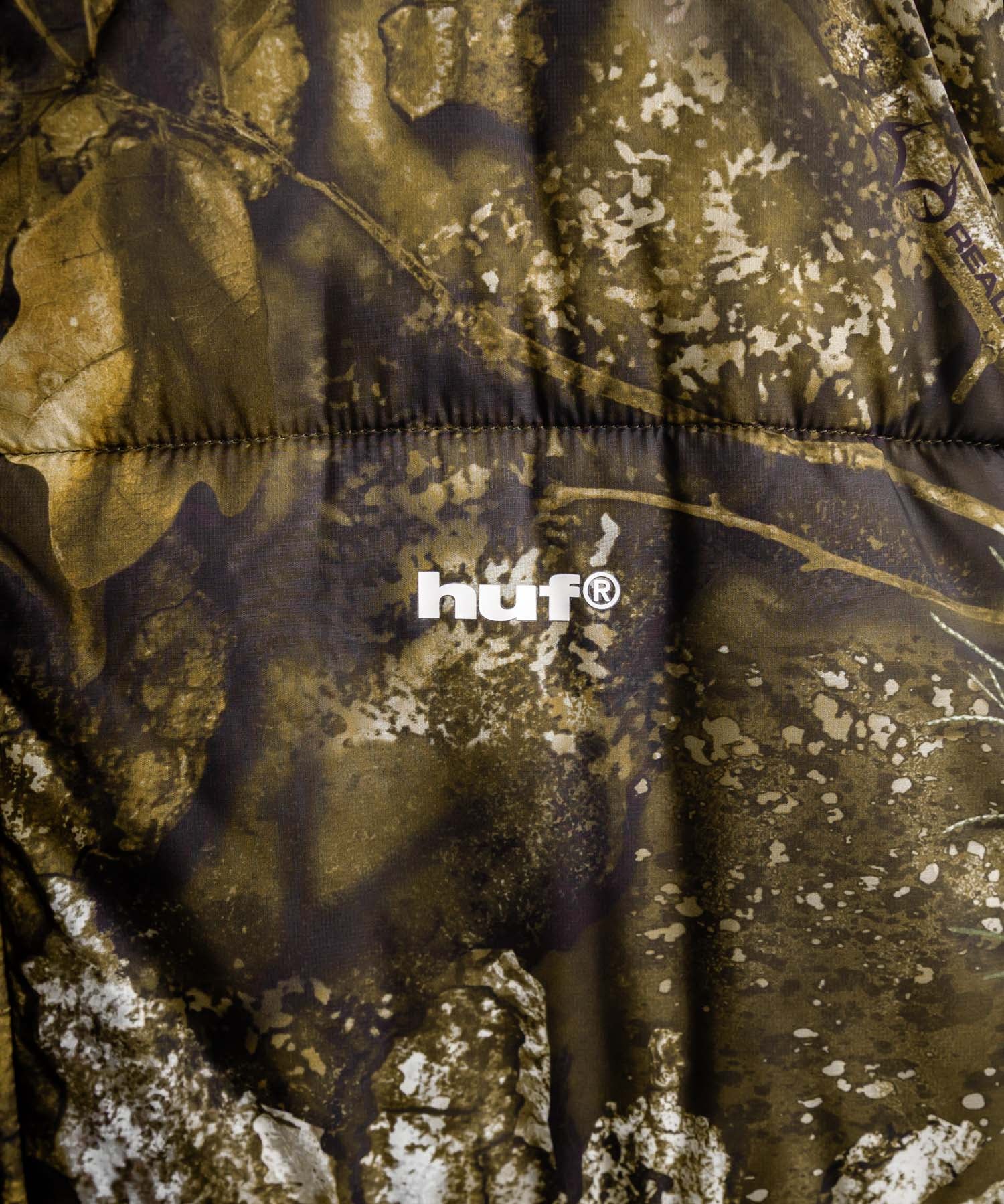 HUF ハフ SEQUOIA PUFFER JACKET REALTREE SEQUOIA PUFFER オーバーサイズワンポイントロゴ中綿ジャケット 15056