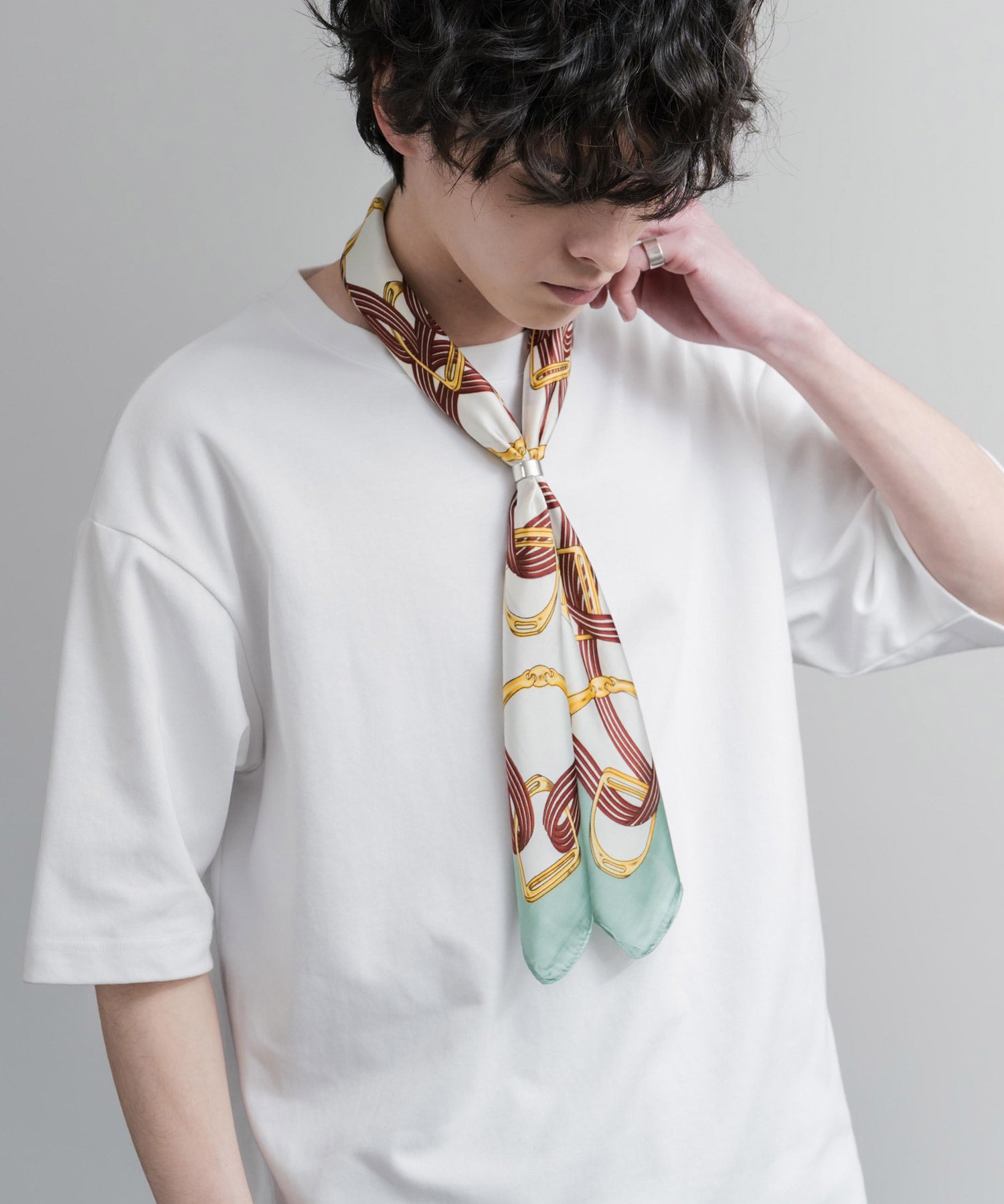 新色追加 スカーフリング付き 大判サイズ総柄スカーフ 12688