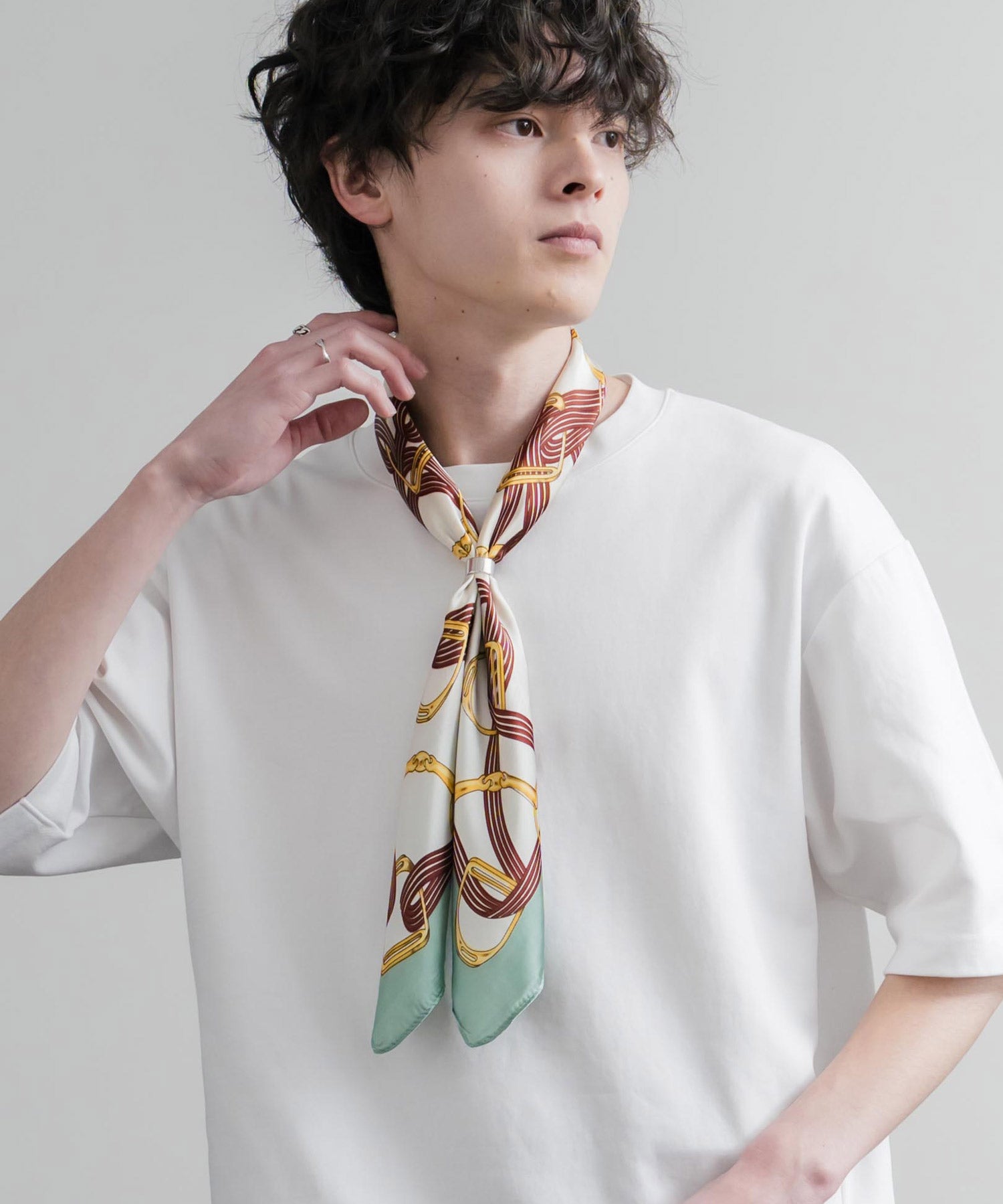 新色追加 スカーフリング付き 大判サイズ総柄スカーフ 12688