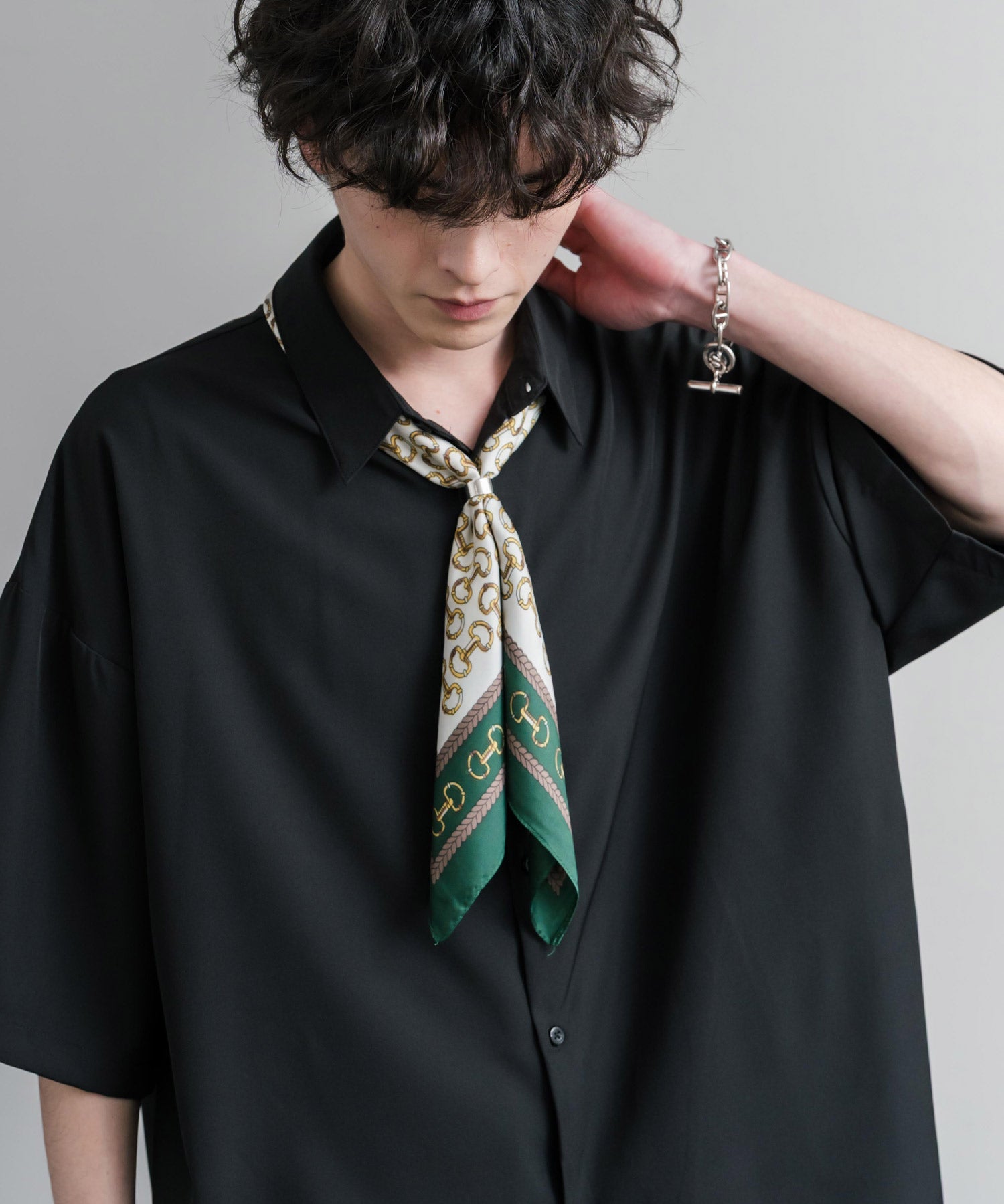 新色追加 スカーフリング付き 大判サイズ総柄スカーフ 12688