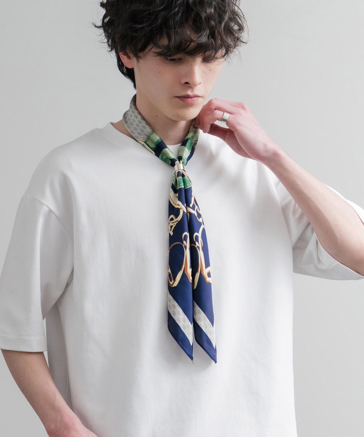 新色追加 スカーフリング付き 大判サイズ総柄スカーフ 12688