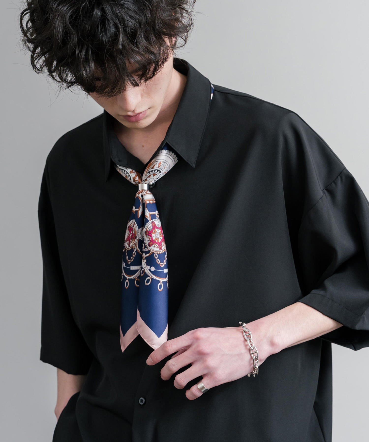 新色追加 スカーフリング付き 大判サイズ総柄スカーフ 12688