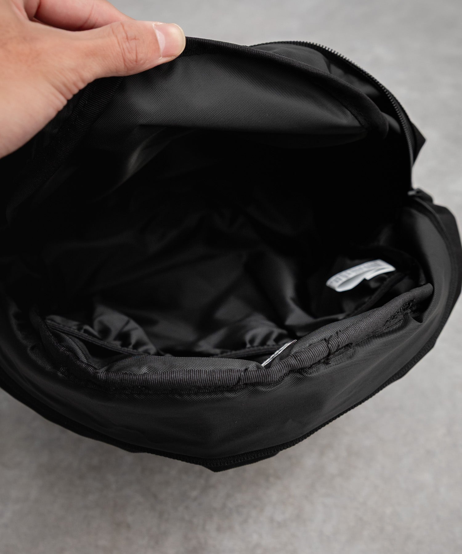 日本未展開モデル WHITE LABEL THE NORTH FACE ELECTRON SLING BAG ミニバックパック 15572