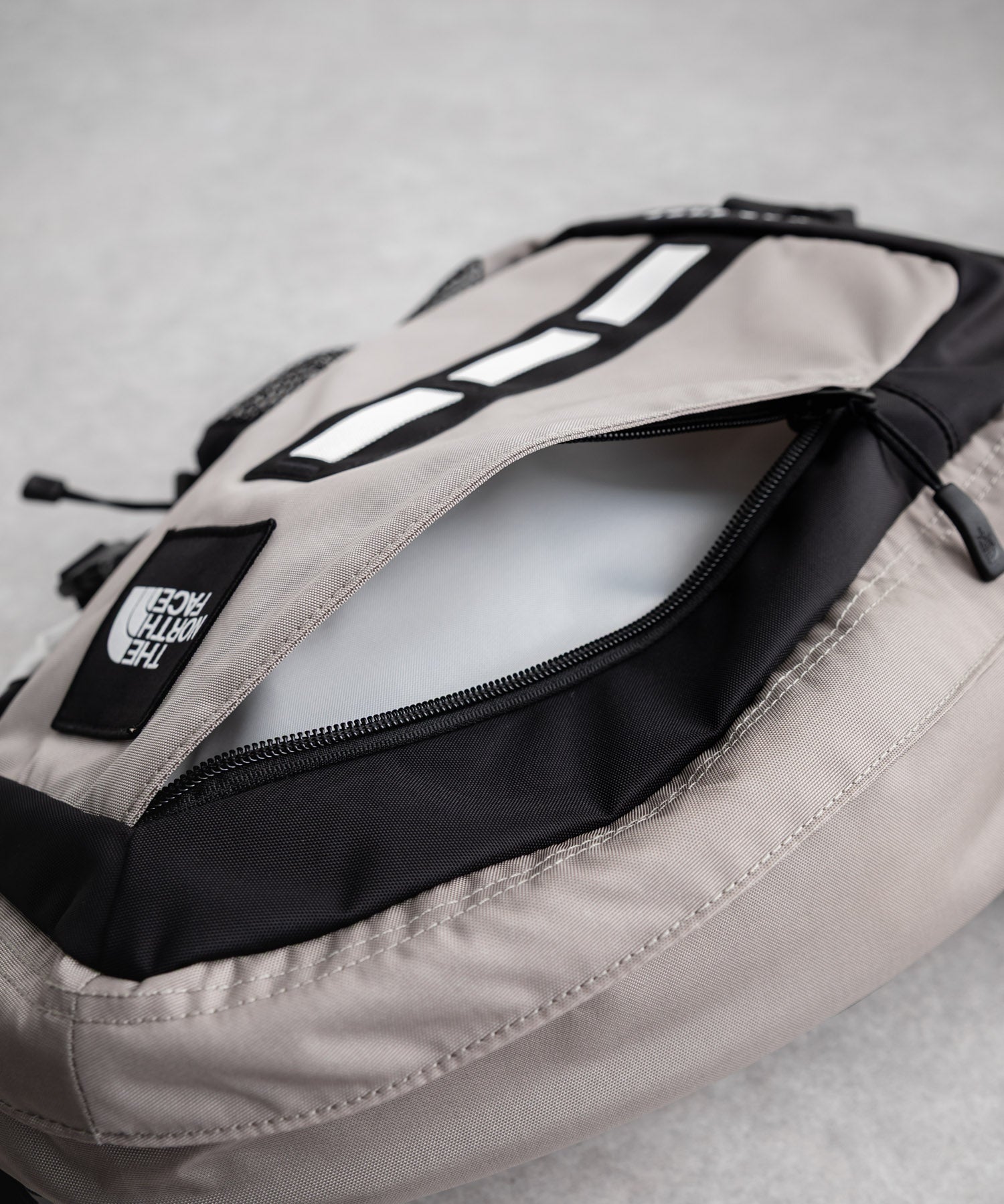 THE NORTH FACE ザ・ノースフェイス HOT SHOT SLING ホットショットスリングバッグ A4収納ワンショルダーバッグ 16389