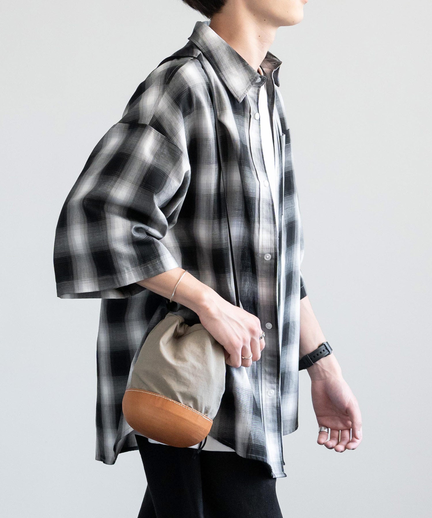 Butler Verner Sails バトラーバーナーセイルズ 日本製/国産 モールドレザー×シワ加工ナイロン巾着ショルダー JA-2865 13793