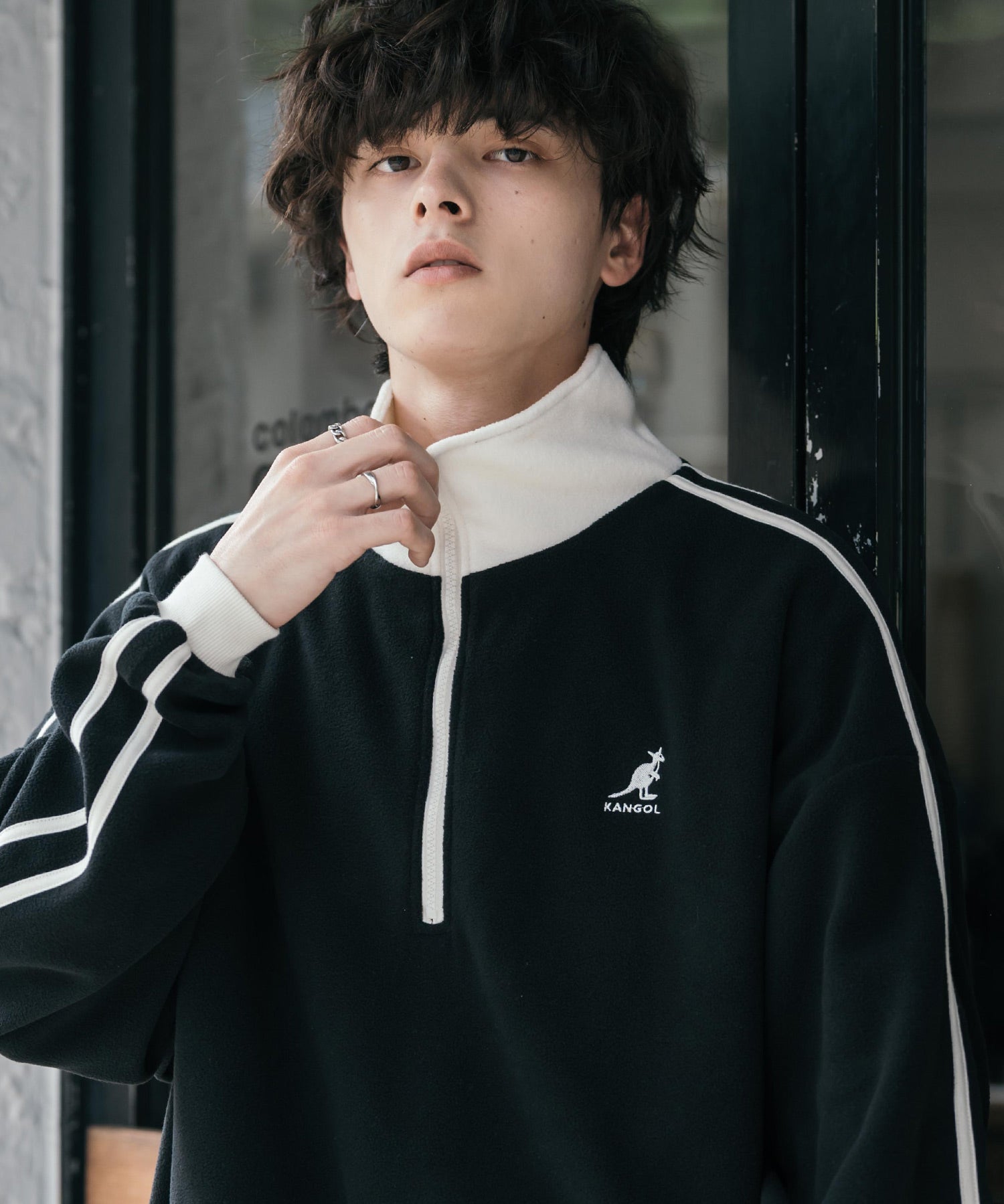 新色追加 KANGOL カンゴール 別注コラボオーバーサイズサイドラインワンポイントロゴ刺繍ハーフジップフリーストレーナー 13847