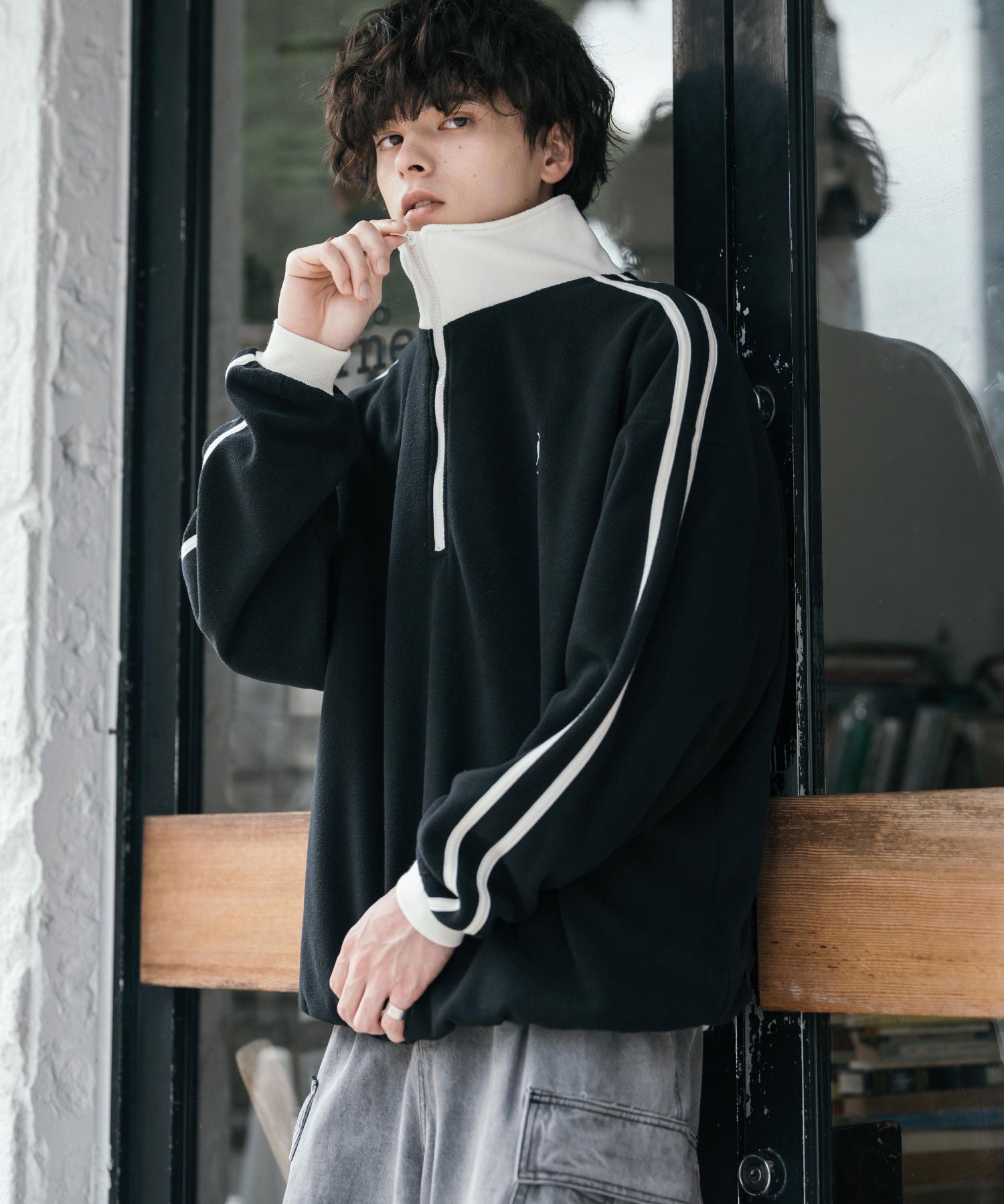 新色追加 KANGOL カンゴール 別注コラボオーバーサイズサイドラインワンポイントロゴ刺繍ハーフジップフリーストレーナー 13847