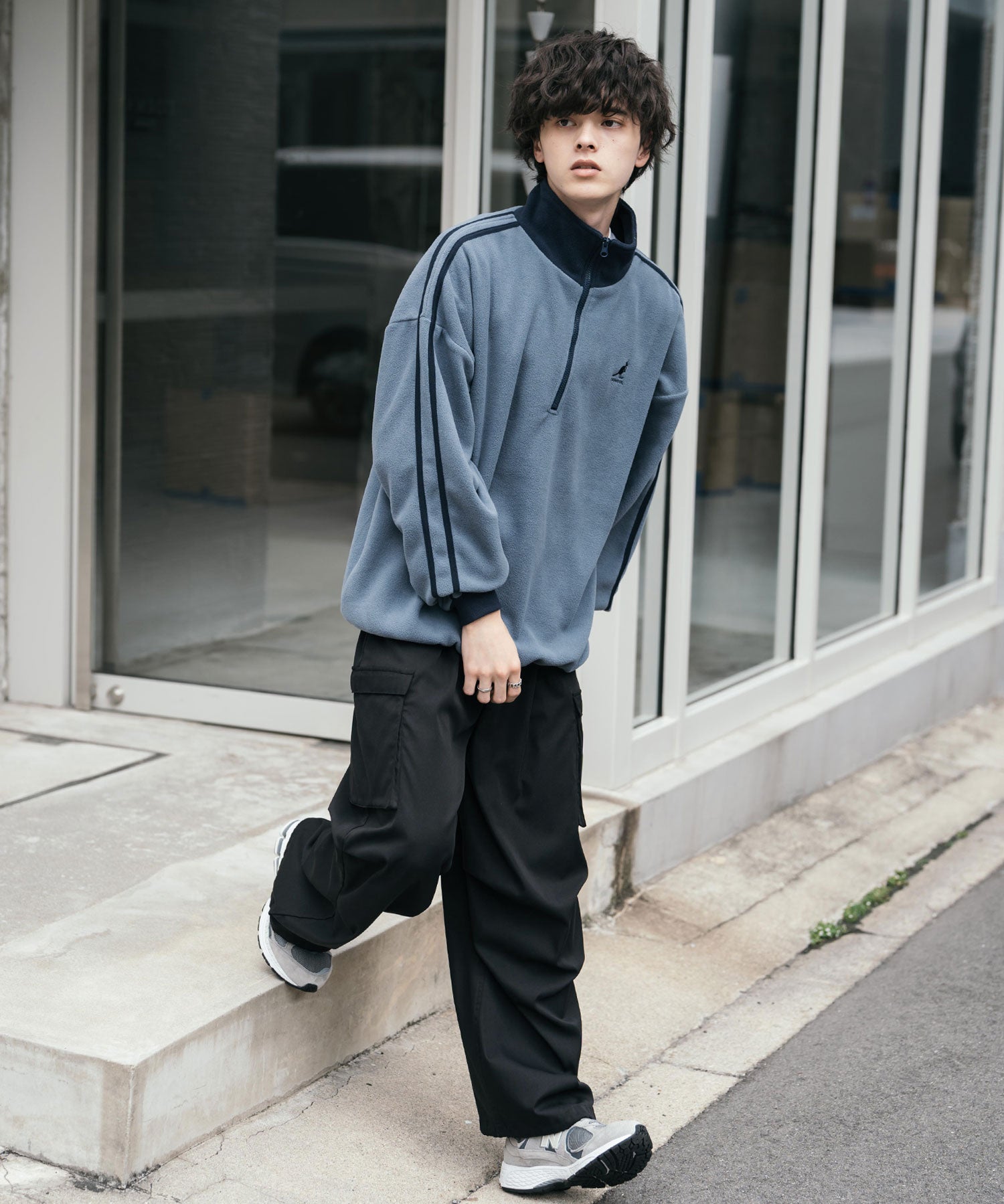 新色追加 KANGOL カンゴール 別注コラボオーバーサイズサイドラインワンポイントロゴ刺繍ハーフジップフリーストレーナー 13847
