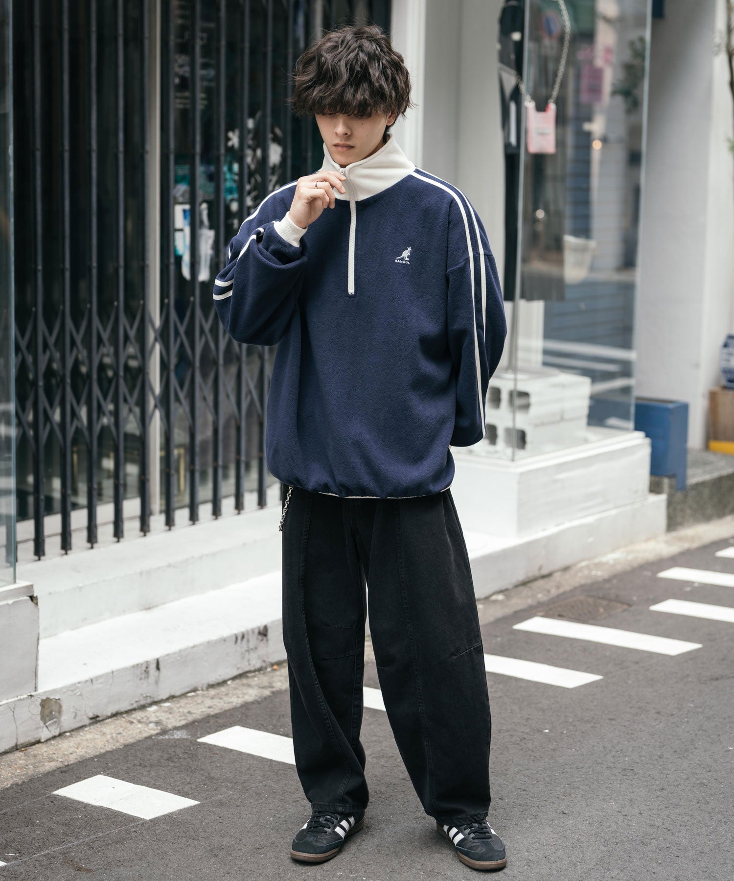 新色追加 KANGOL カンゴール 別注コラボオーバーサイズサイドラインワンポイントロゴ刺繍ハーフジップフリーストレーナー 13847