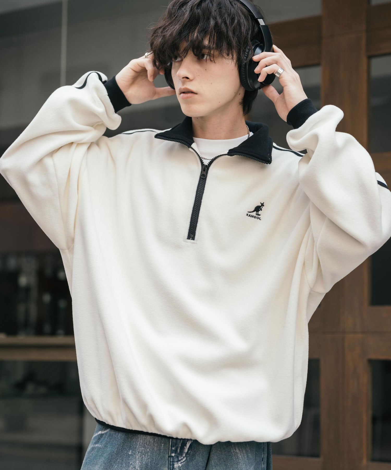 新色追加 KANGOL カンゴール 別注コラボオーバーサイズサイドラインワンポイントロゴ刺繍ハーフジップフリーストレーナー 13847