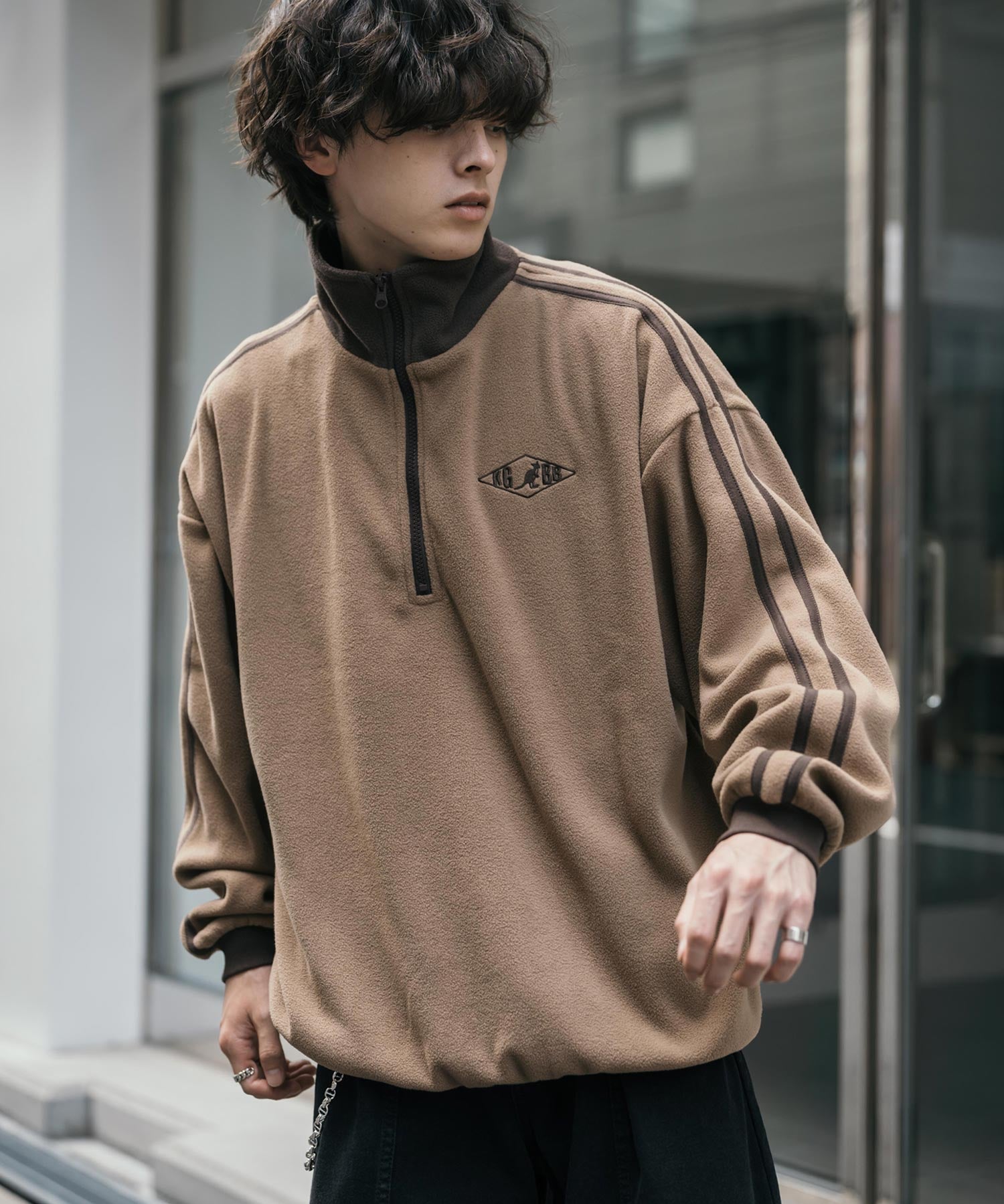 新色追加 KANGOL カンゴール 別注コラボオーバーサイズサイドラインワンポイントロゴ刺繍ハーフジップフリーストレーナー 13847