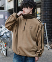 新色追加 KANGOL カンゴール 別注コラボオーバーサイズサイドラインワンポイントロゴ刺繍ハーフジップフリーストレーナー 13847