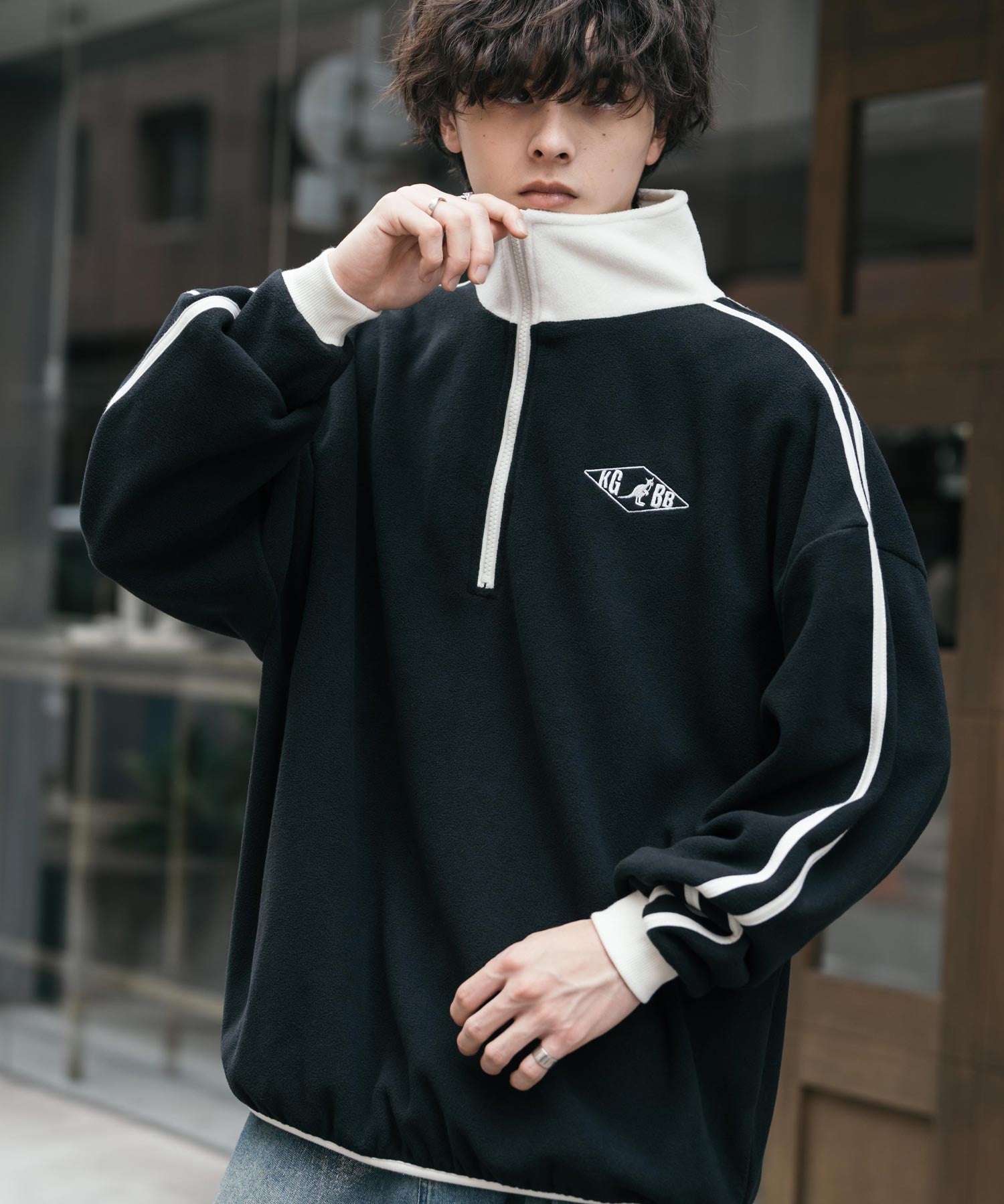 新色追加 KANGOL カンゴール 別注コラボオーバーサイズサイドラインワンポイントロゴ刺繍ハーフジップフリーストレーナー 13847