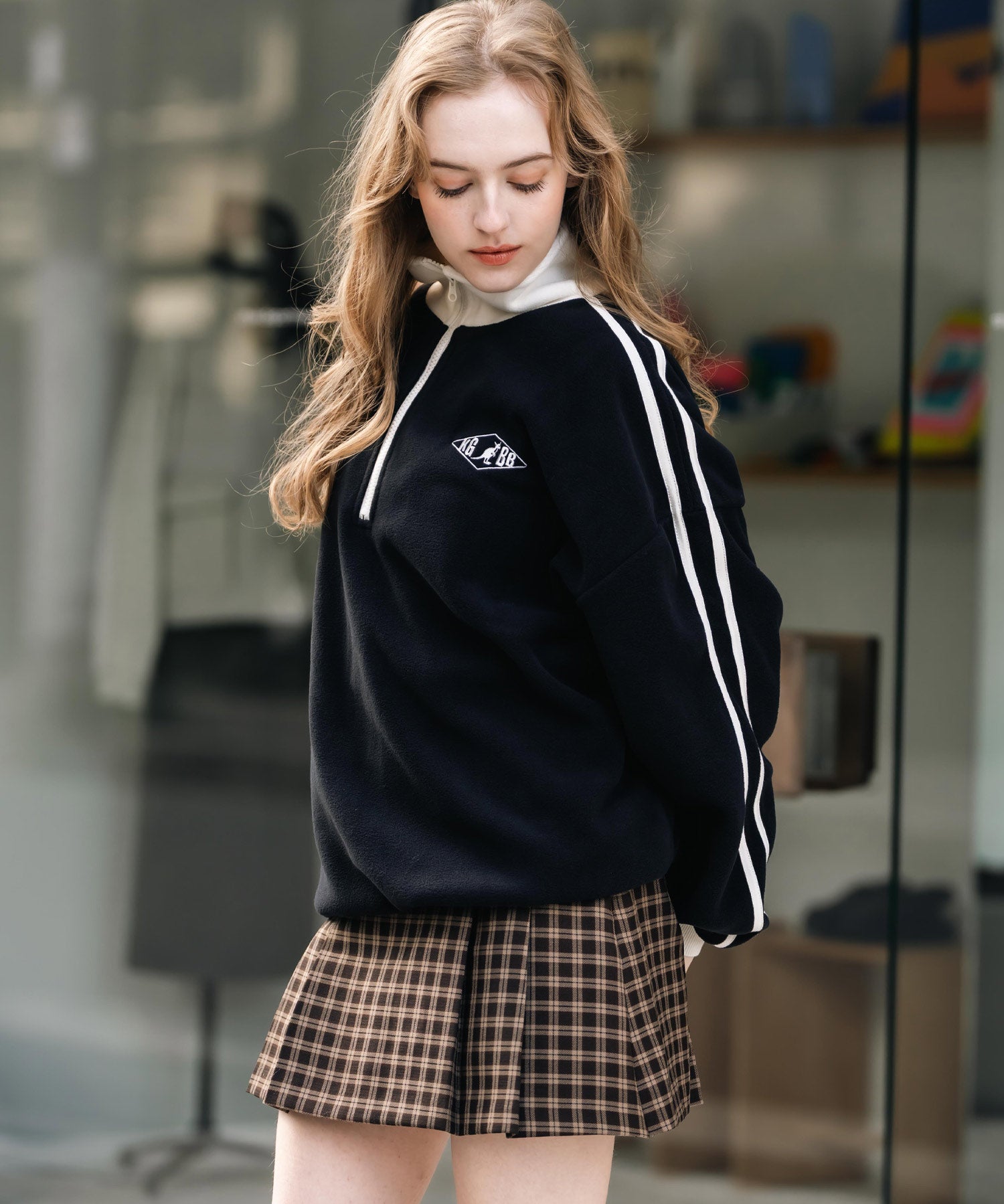 新色追加 KANGOL カンゴール 別注コラボオーバーサイズサイドラインワンポイントロゴ刺繍ハーフジップフリーストレーナー 13847