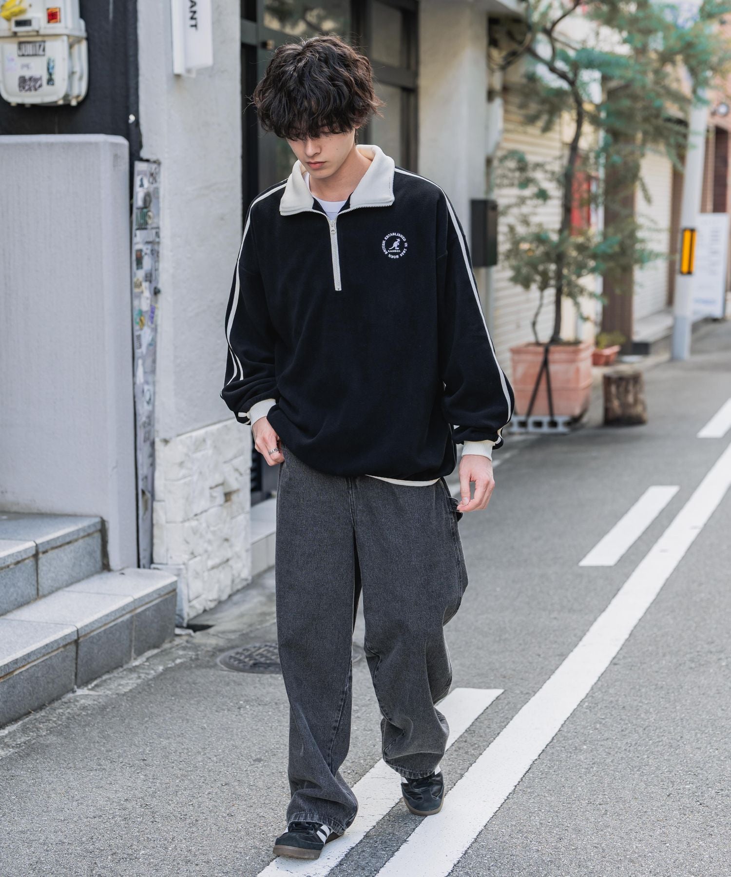 新色追加 KANGOL カンゴール 別注コラボオーバーサイズサイドラインワンポイントロゴ刺繍ハーフジップフリーストレーナー 13847