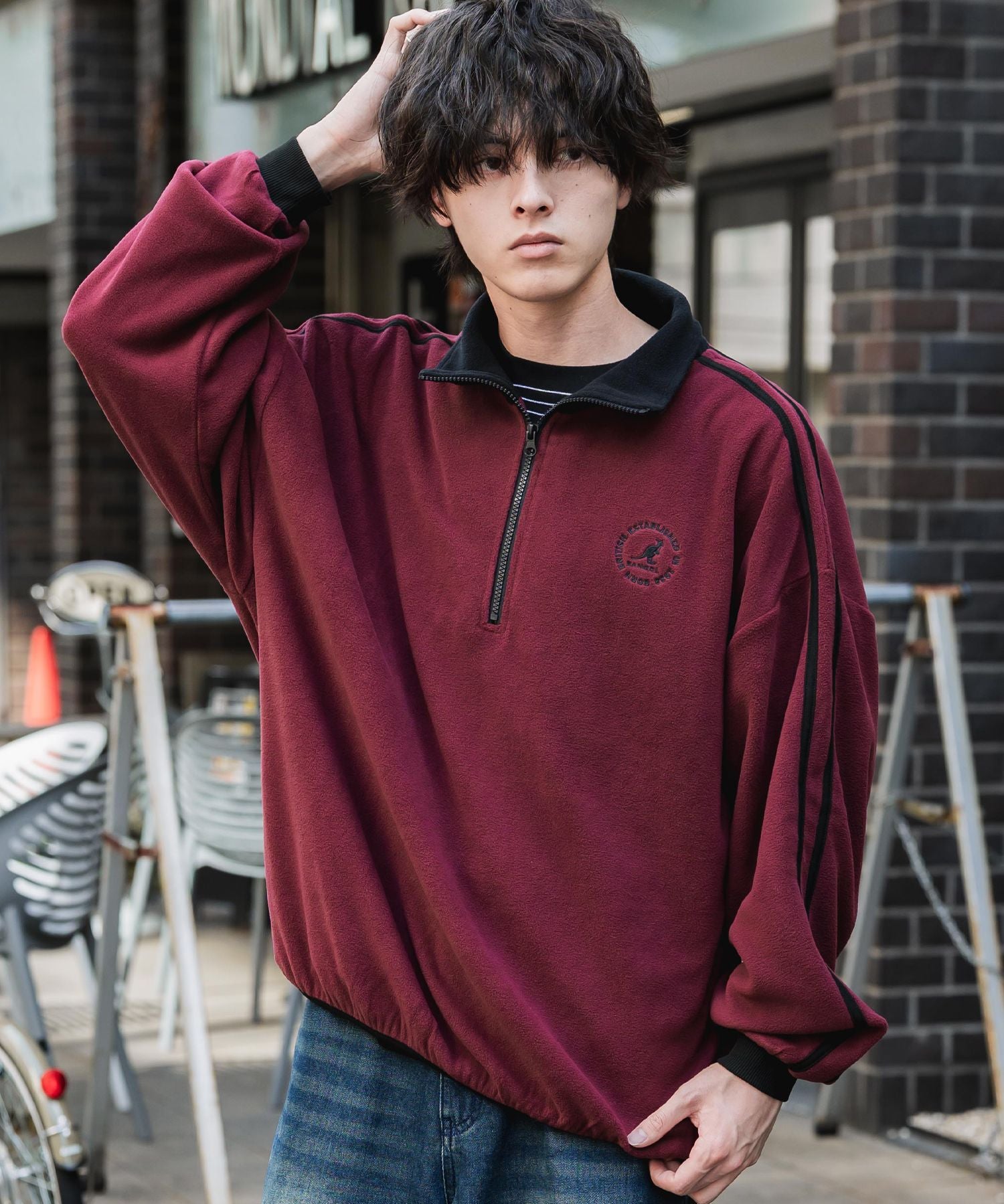 新色追加 KANGOL カンゴール 別注コラボオーバーサイズサイドラインワンポイントロゴ刺繍ハーフジップフリーストレーナー 13847