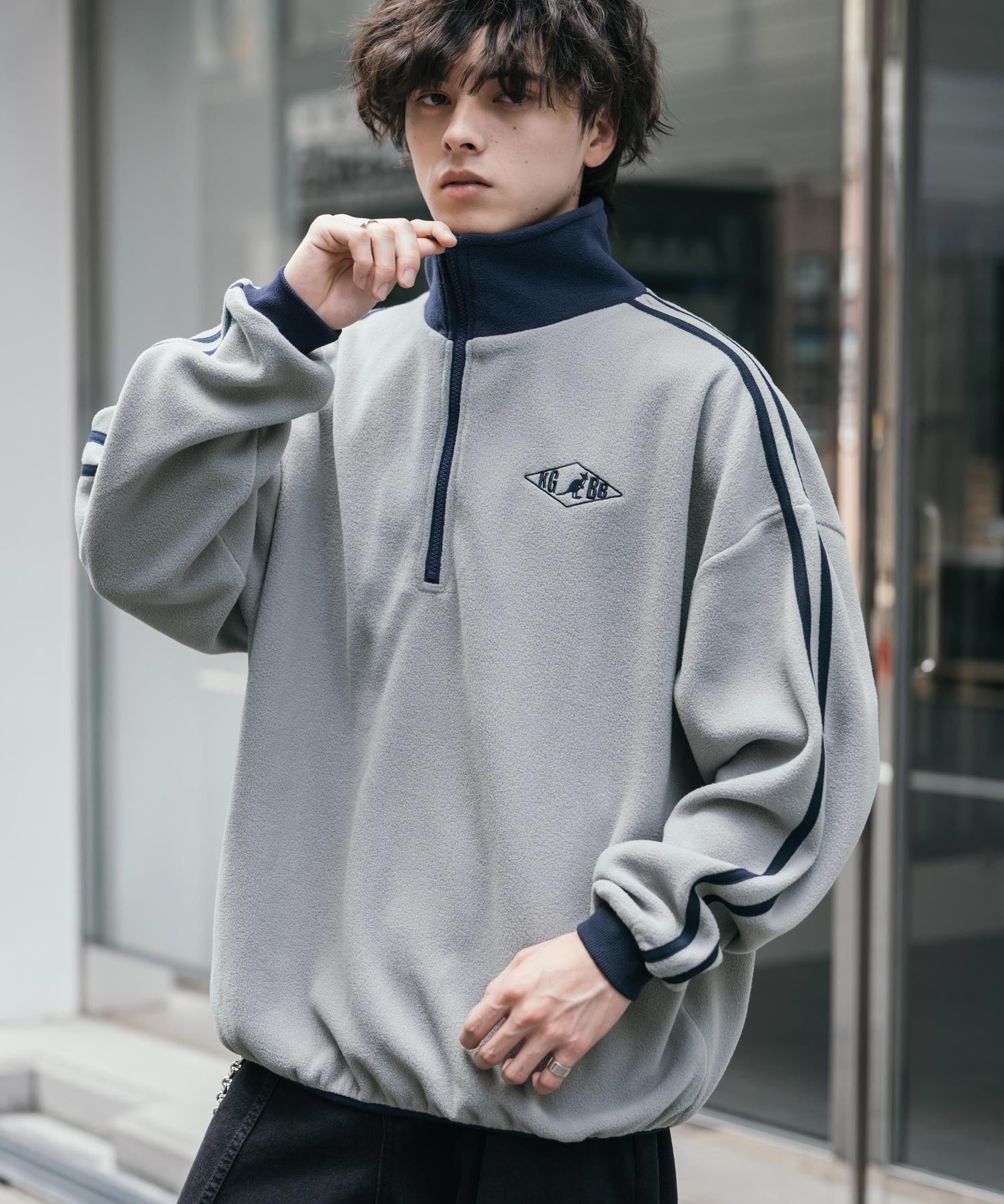 新色追加 KANGOL カンゴール 別注コラボオーバーサイズサイドラインワンポイントロゴ刺繍ハーフジップフリーストレーナー 13847