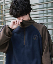 新色追加 KANGOL カンゴール 別注コラボオーバーサイズサイドラインワンポイントロゴ刺繍ハーフジップフリーストレーナー 13847