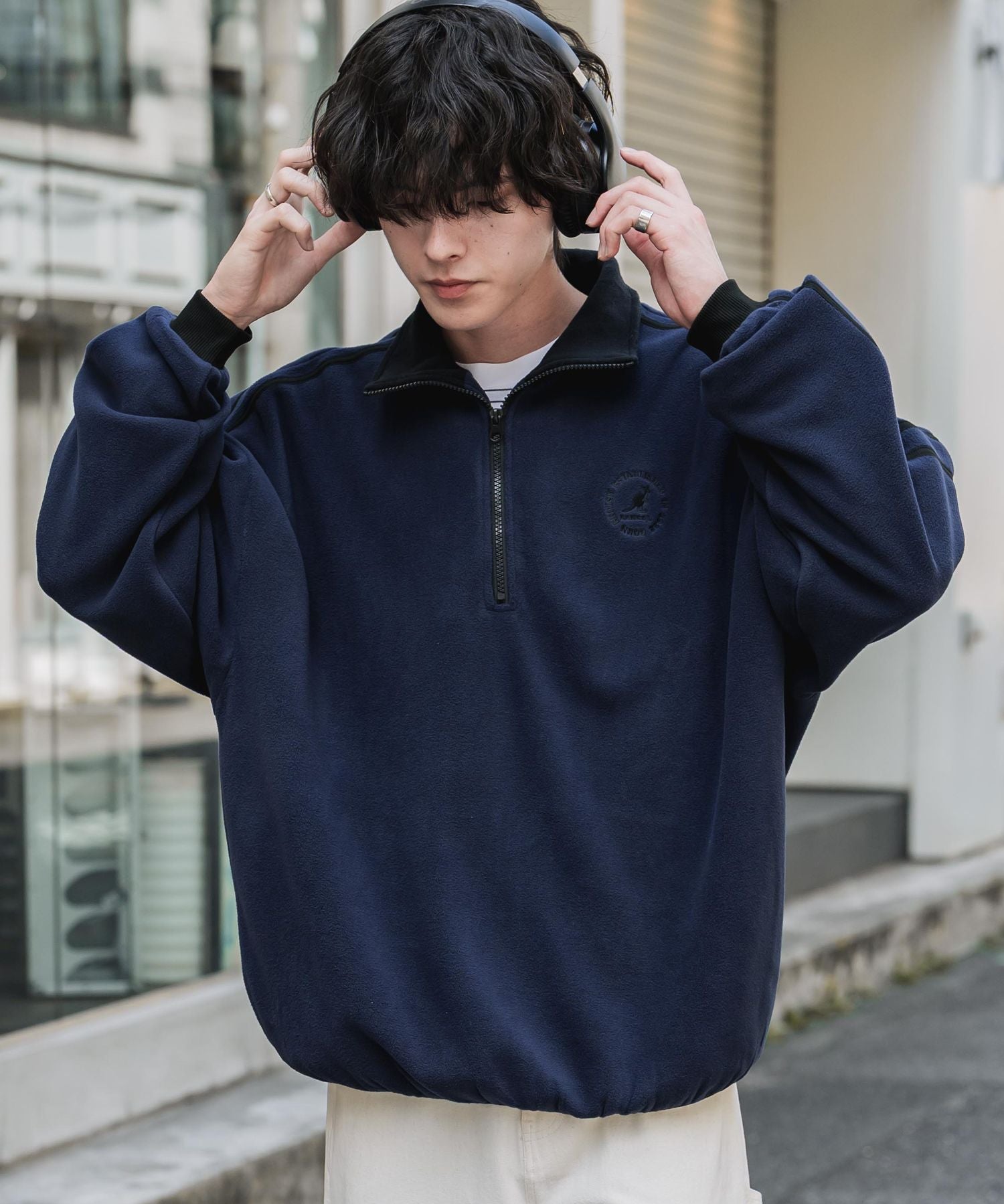 新色追加 KANGOL カンゴール 別注コラボオーバーサイズサイドラインワンポイントロゴ刺繍ハーフジップフリーストレーナー 13847