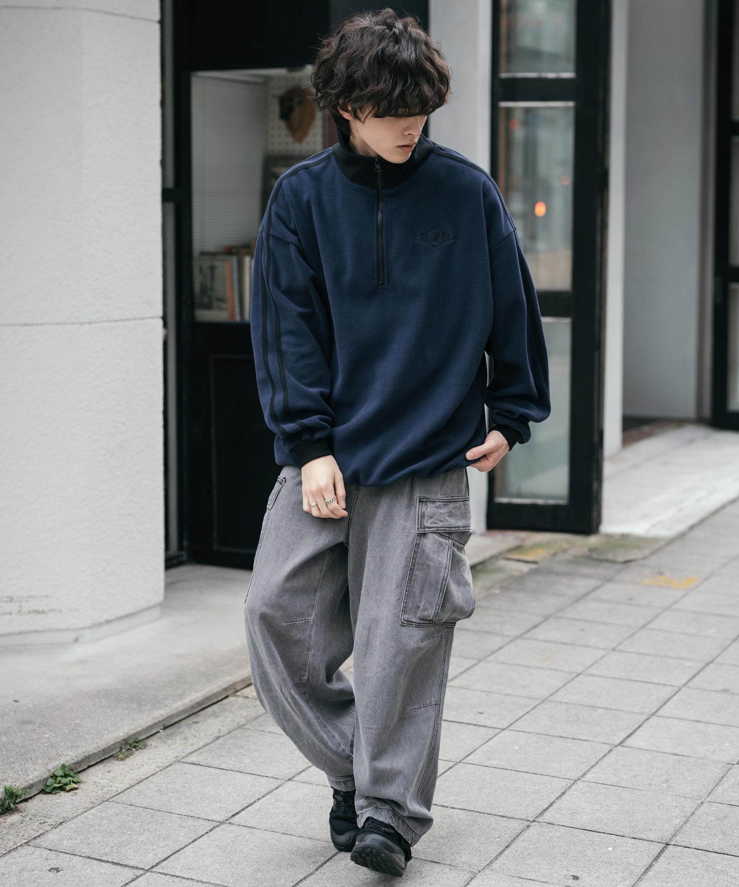 新色追加 KANGOL カンゴール 別注コラボオーバーサイズサイドラインワンポイントロゴ刺繍ハーフジップフリーストレーナー 13847
