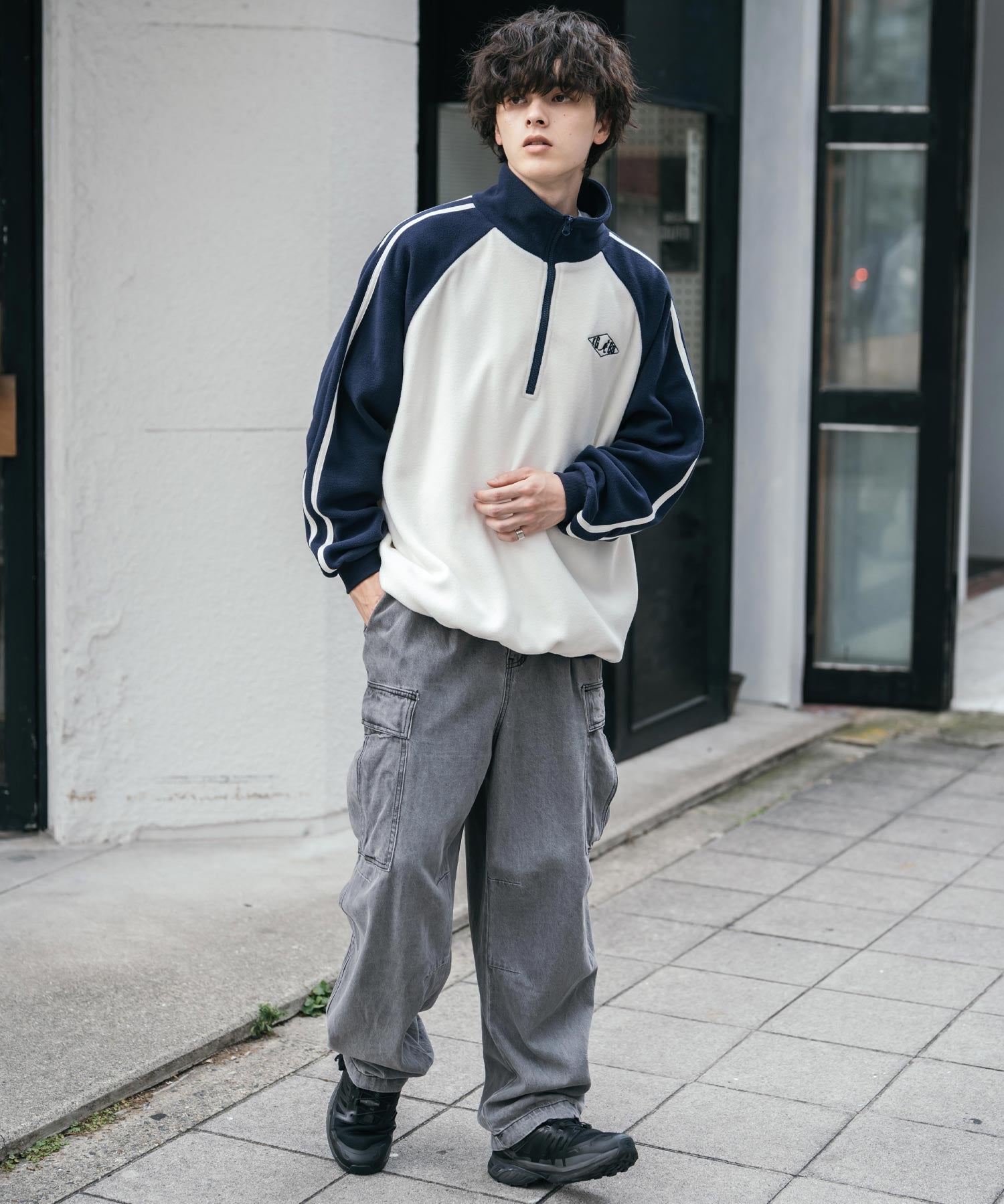 新色追加 KANGOL カンゴール 別注コラボオーバーサイズサイドラインワンポイントロゴ刺繍ハーフジップフリーストレーナー 13847