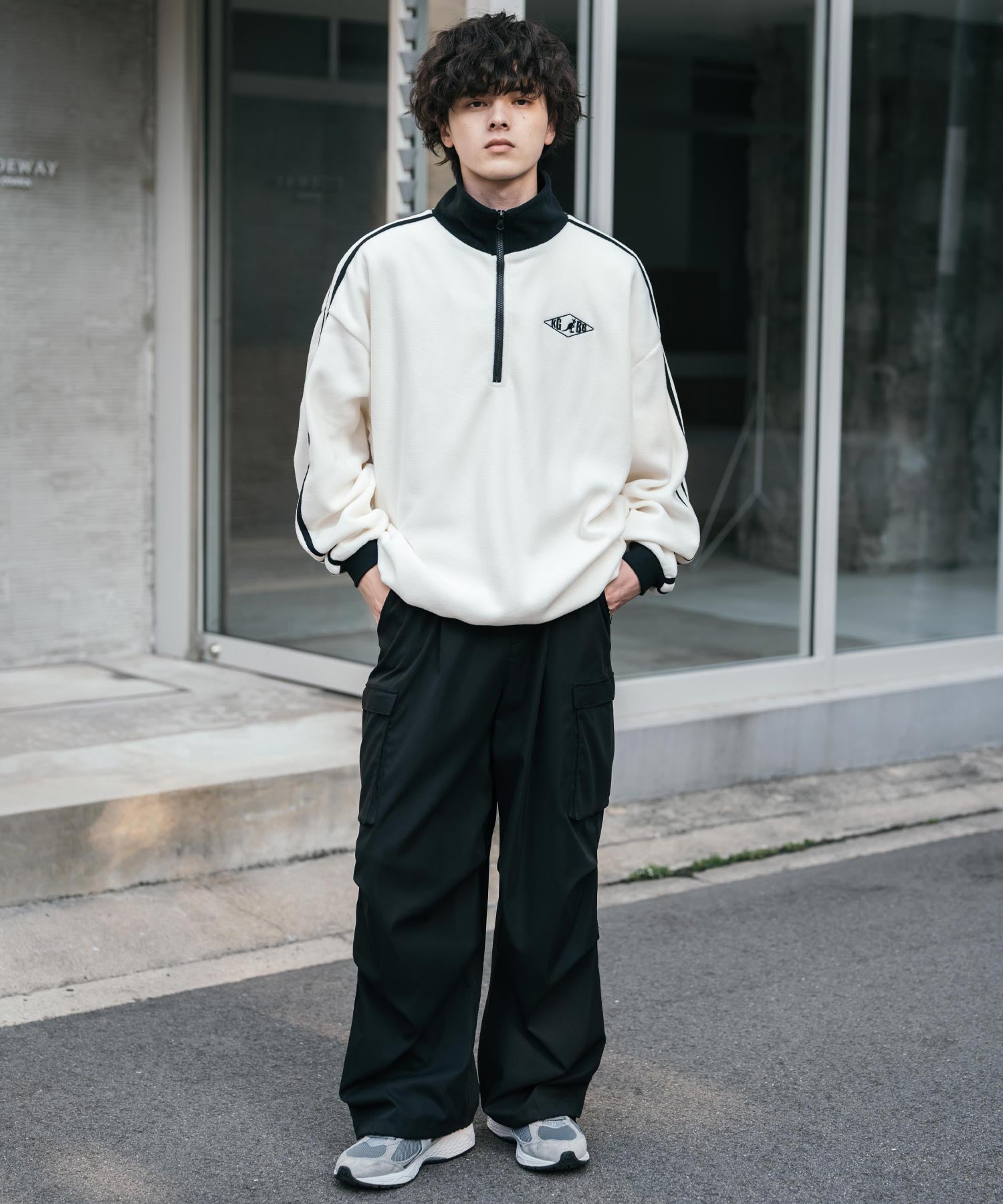 新色追加 KANGOL カンゴール 別注コラボオーバーサイズサイドラインワンポイントロゴ刺繍ハーフジップフリーストレーナー 13847