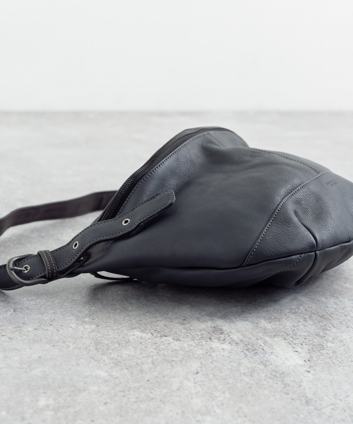 Butler Verner Sails バトラーバーナーセイルズ 日本製 国産 ヌメ革シュリンクワンショルダー JA-2045 7204