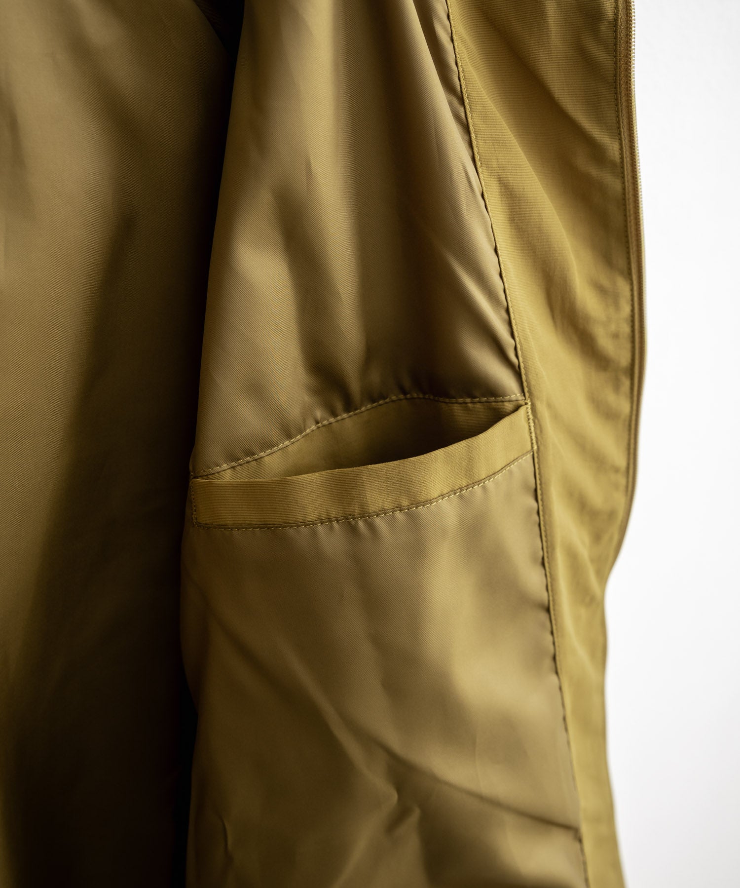 HUF ハフ ALL CAPS SHELL JACKET オーバーサイズラグランスリーブナイロンジャケット 15017