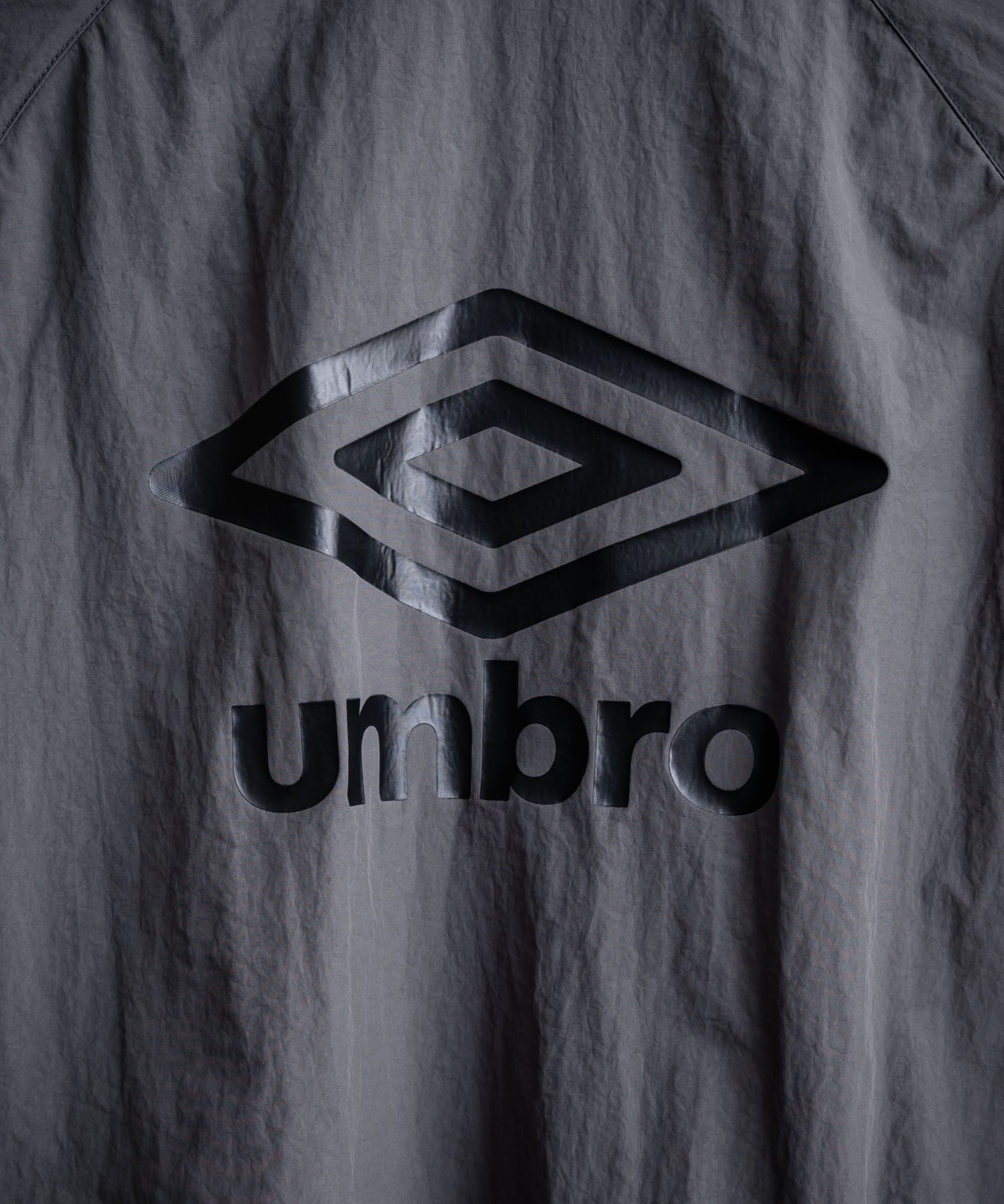 UMBRO アンブロ オーバーサイズパイピングナイロンジャケット/バックプリントトラックジャケット 16393【セットアップ可能】