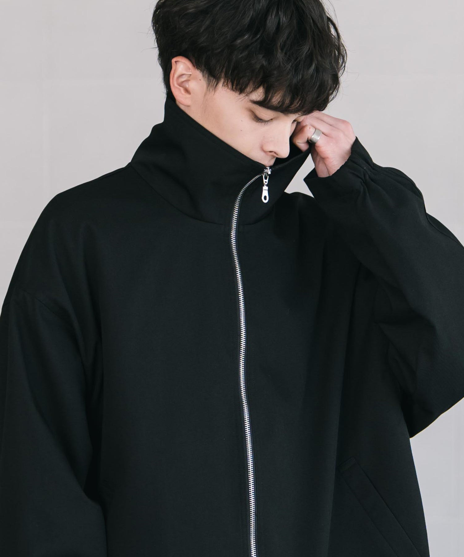 オーバーサイズTRストレッチスタンドカラージャケット ジップアップショートブルゾン 14120