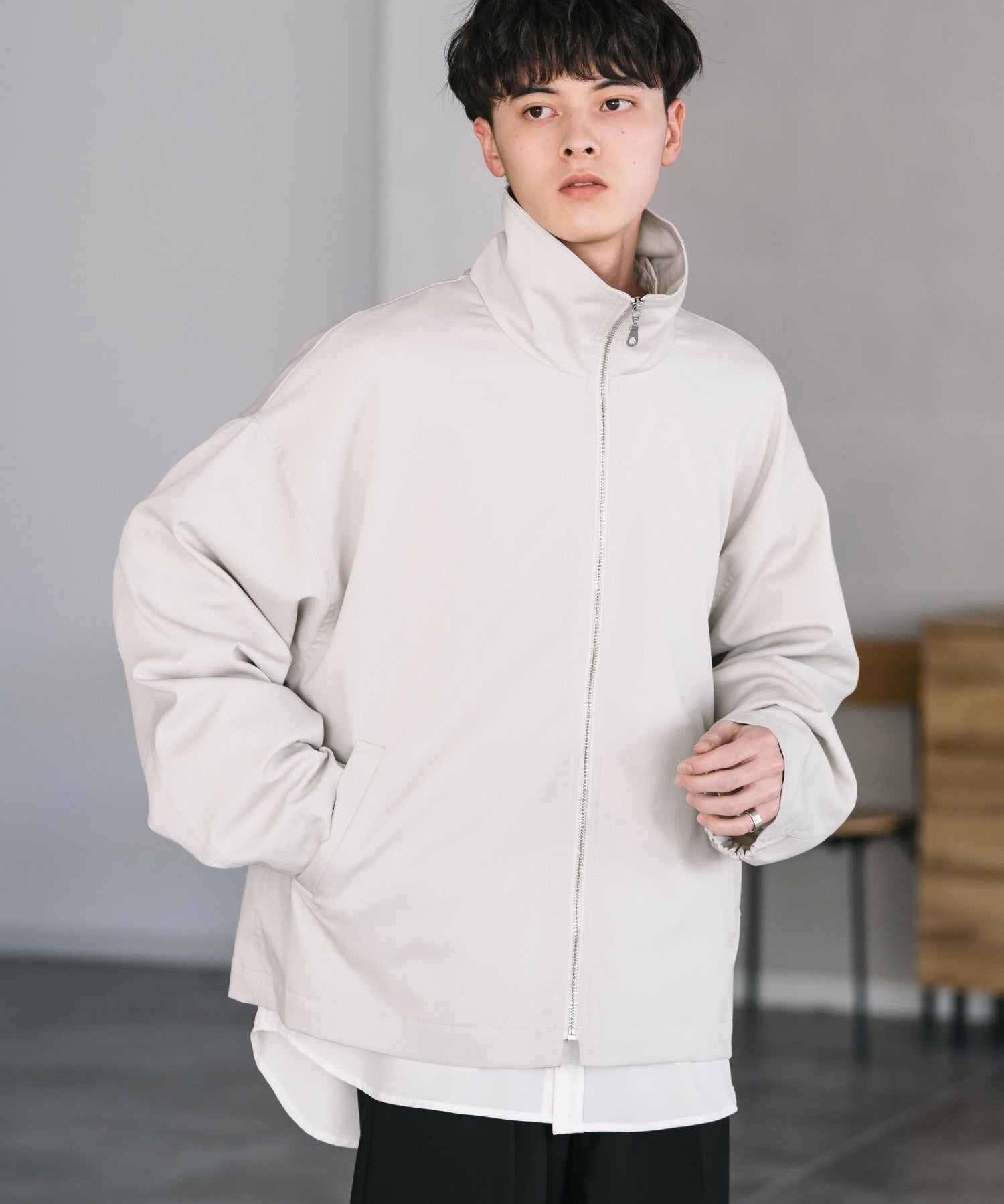 オーバーサイズTRストレッチスタンドカラージャケット ジップアップショートブルゾン 14120