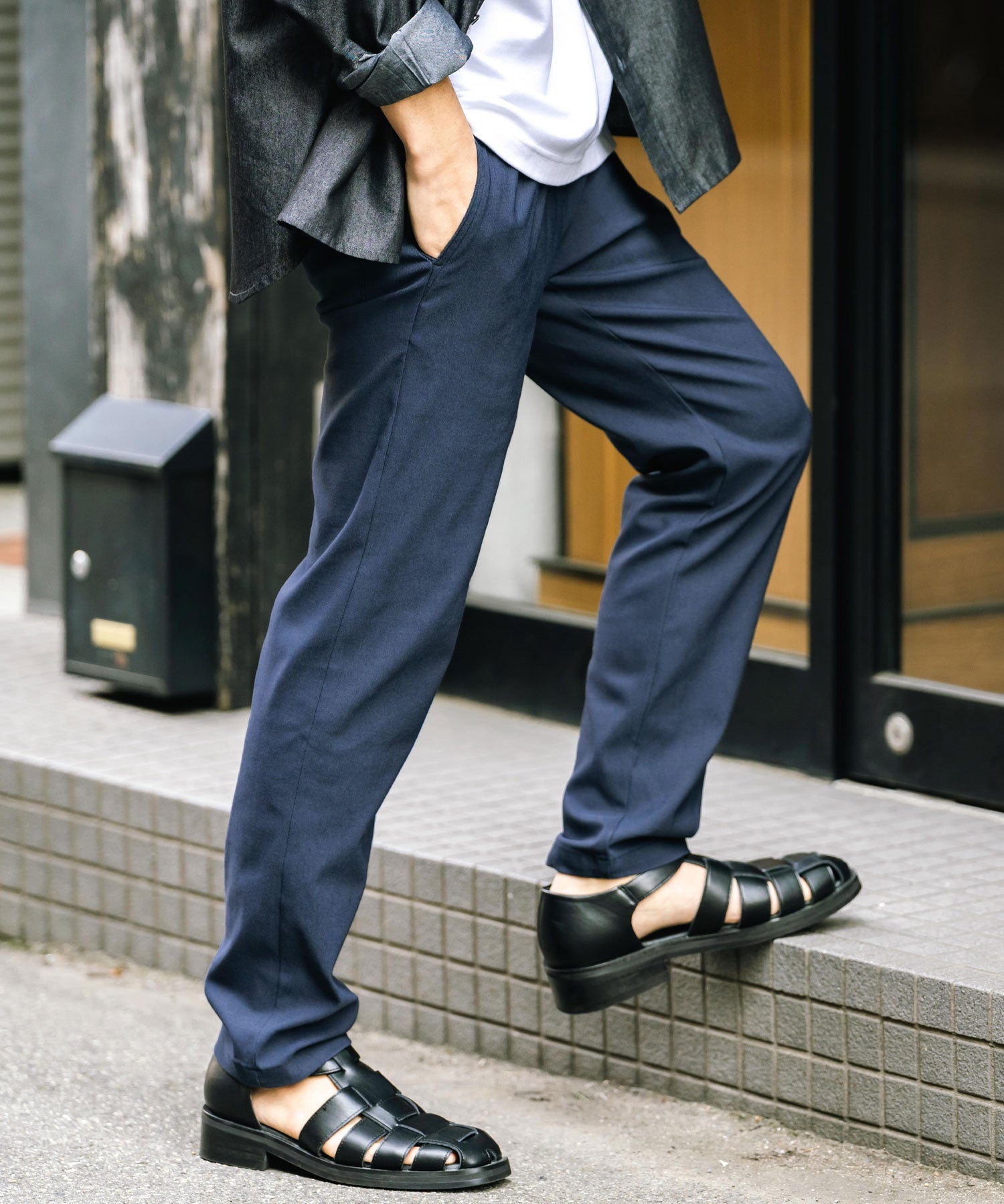 接触冷感 多機能ストレッチイージーテーパードパンツ
