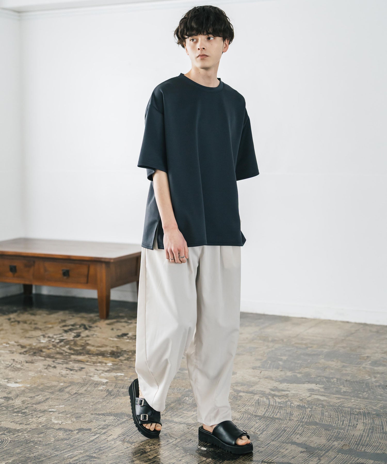 接触冷感 オーバーサイズサイドスリットダンボール半袖クルーネックTシャツ