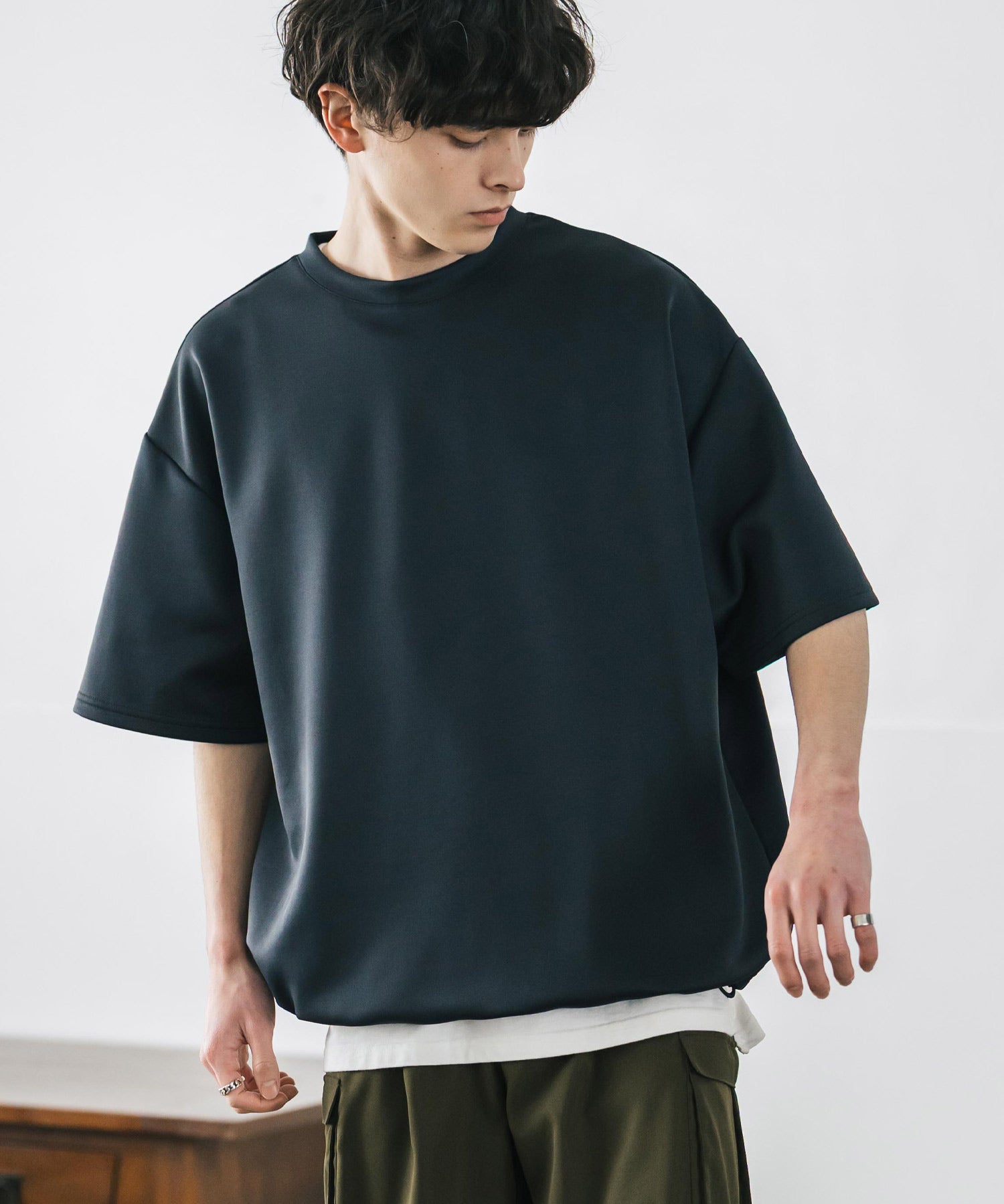 接触冷感 オーバーサイズダンボール裾ドローコード半袖クルーネックTシャツ